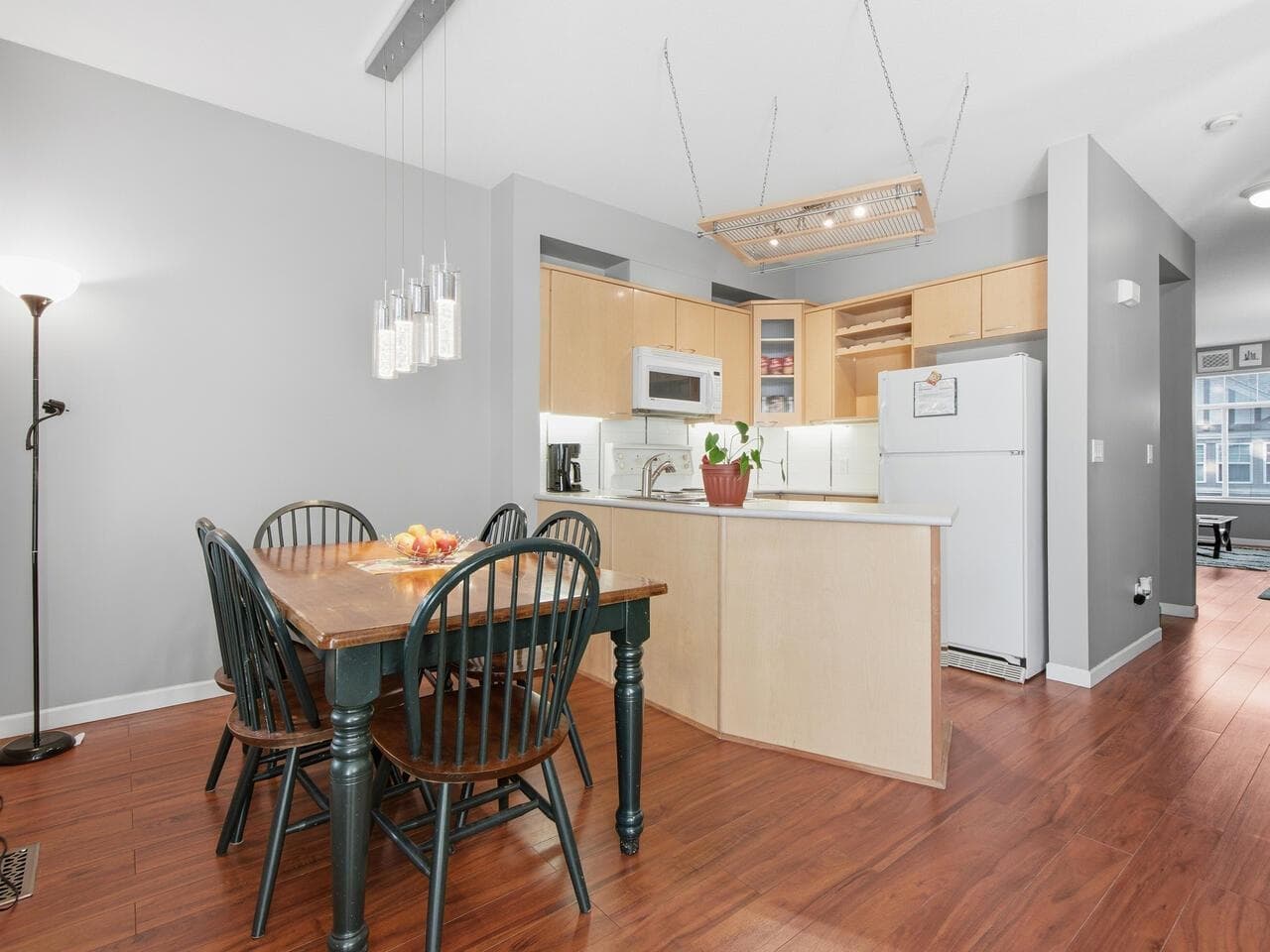3 - 2678 King George Boulevard, Surrey, V4P 1H6 — photo 4
