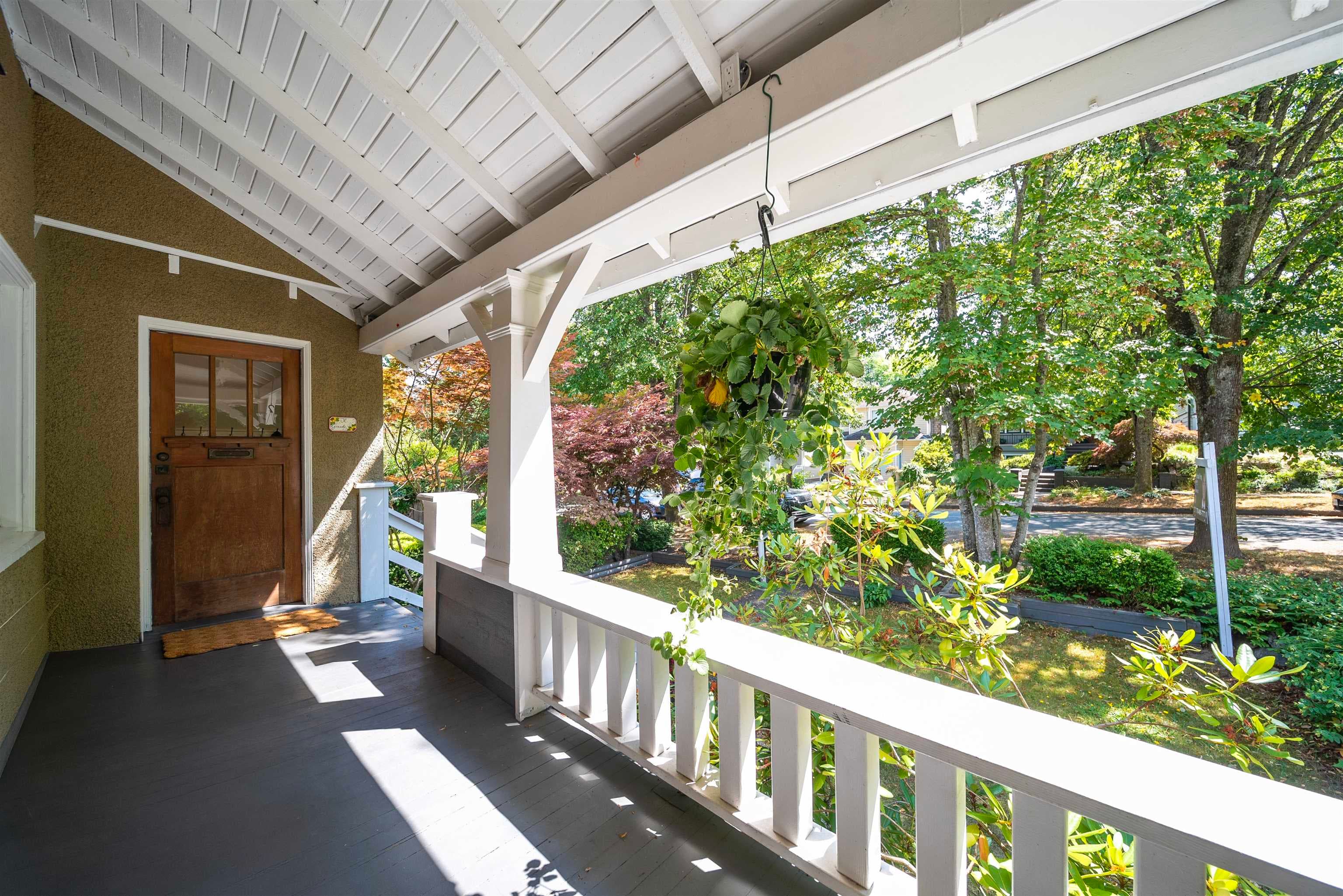 4327 W 12th Avenue, Vancouver, V6R 2P9 — photo 2
