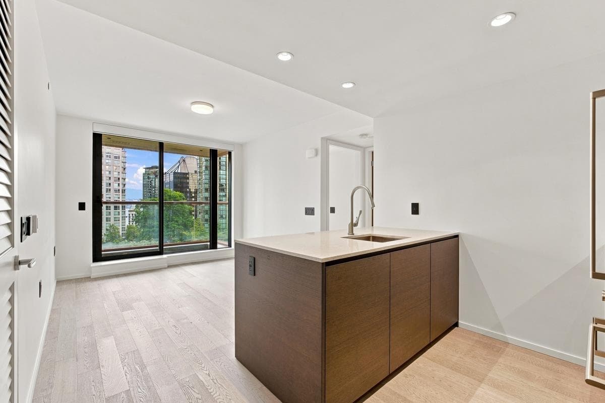 1004 - 1408 Robson Street, Vancouver, V6G 1B9 — photo 3