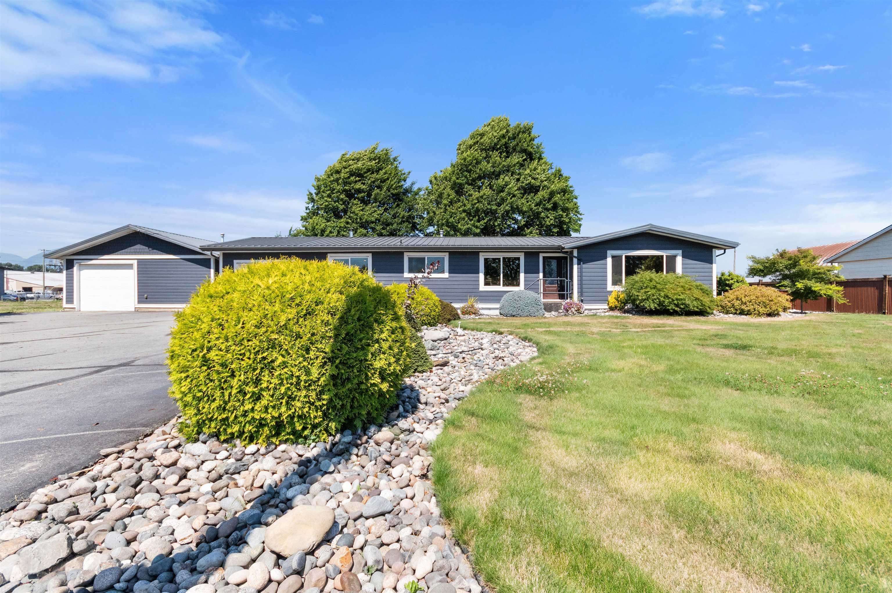 44035 South Sumas Road, Chilliwack, V2R 4B1 — photo 1
