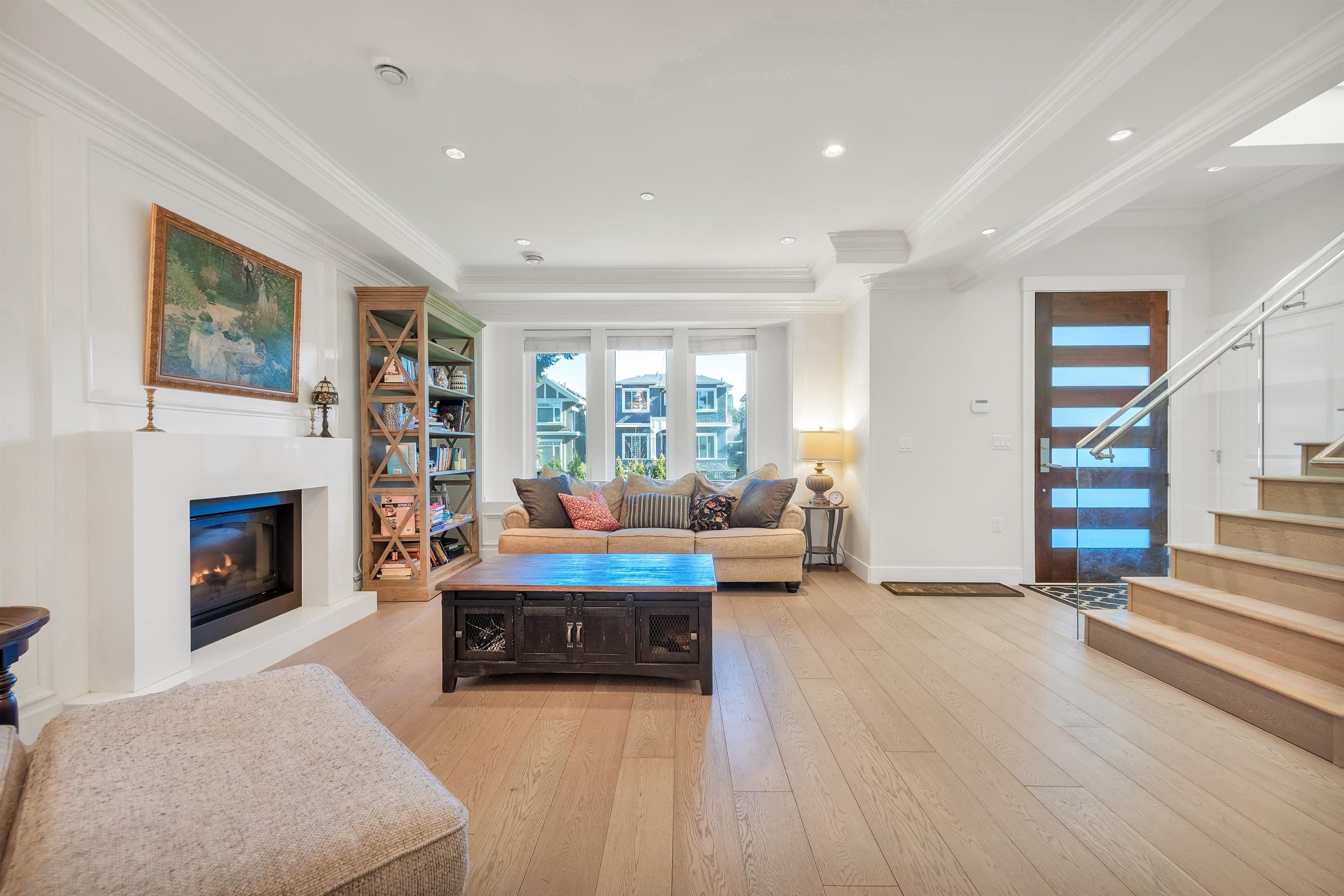 5887 Battison Street, Vancouver, V5R 4M7 — photo 2