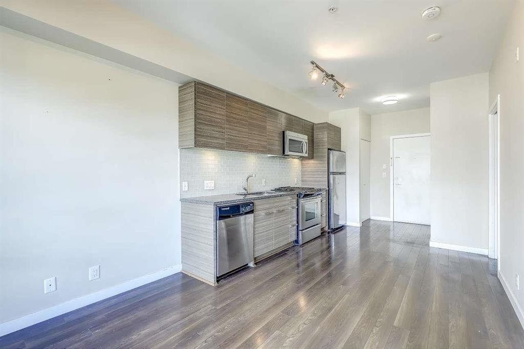 301 - 13228 Old Yale Road, Surrey, V3T 0K3 — photo 4