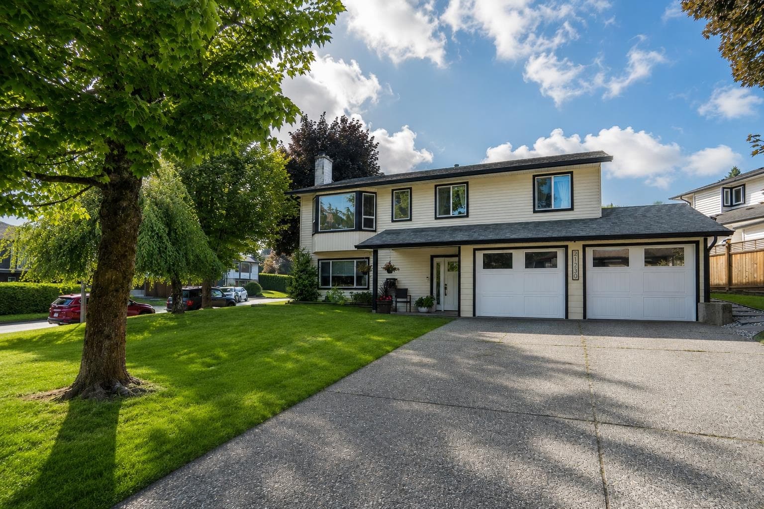 21230 95a Avenue, Langley, V1M 1P2 — photo 1