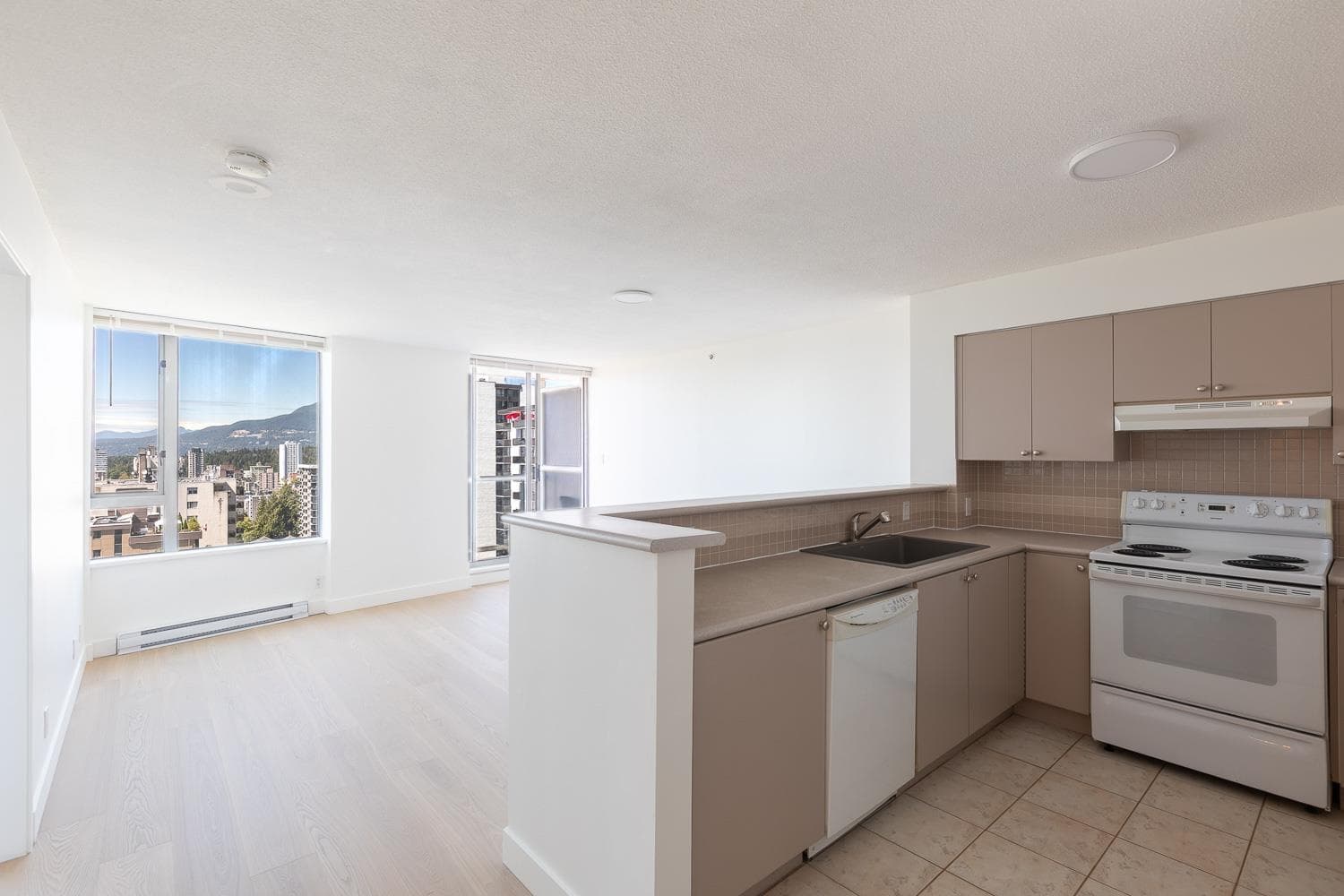 1107 - 1277 Nelson Street, Vancouver, V6E 4M8 — photo 2