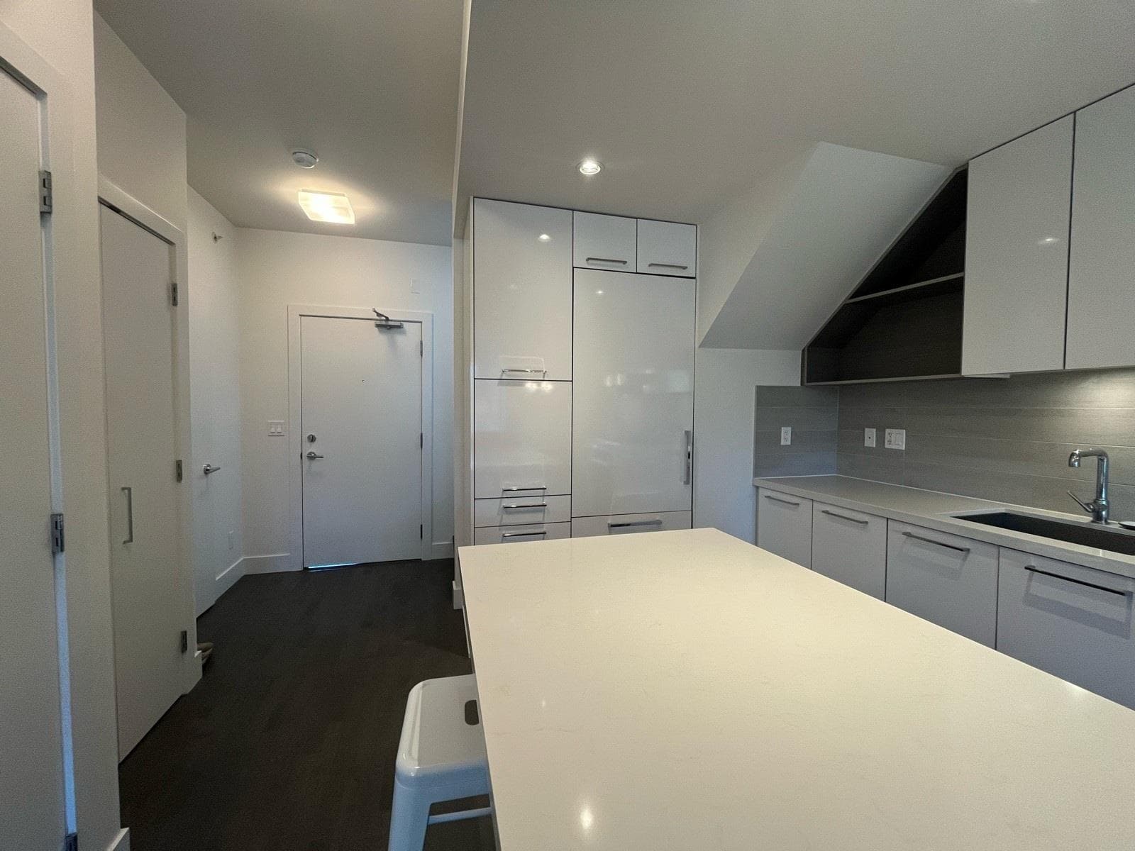409 - 1628 West 4th Avenue, Vancouver, V6J 0G6 — photo 3