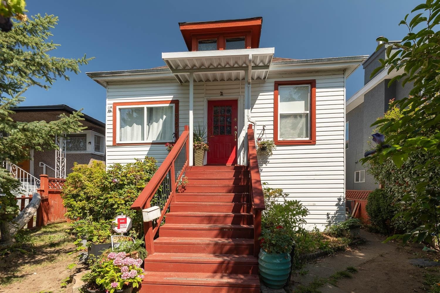 309 E Woodstock Avenue, Vancouver, V5W 1N2 — photo 1