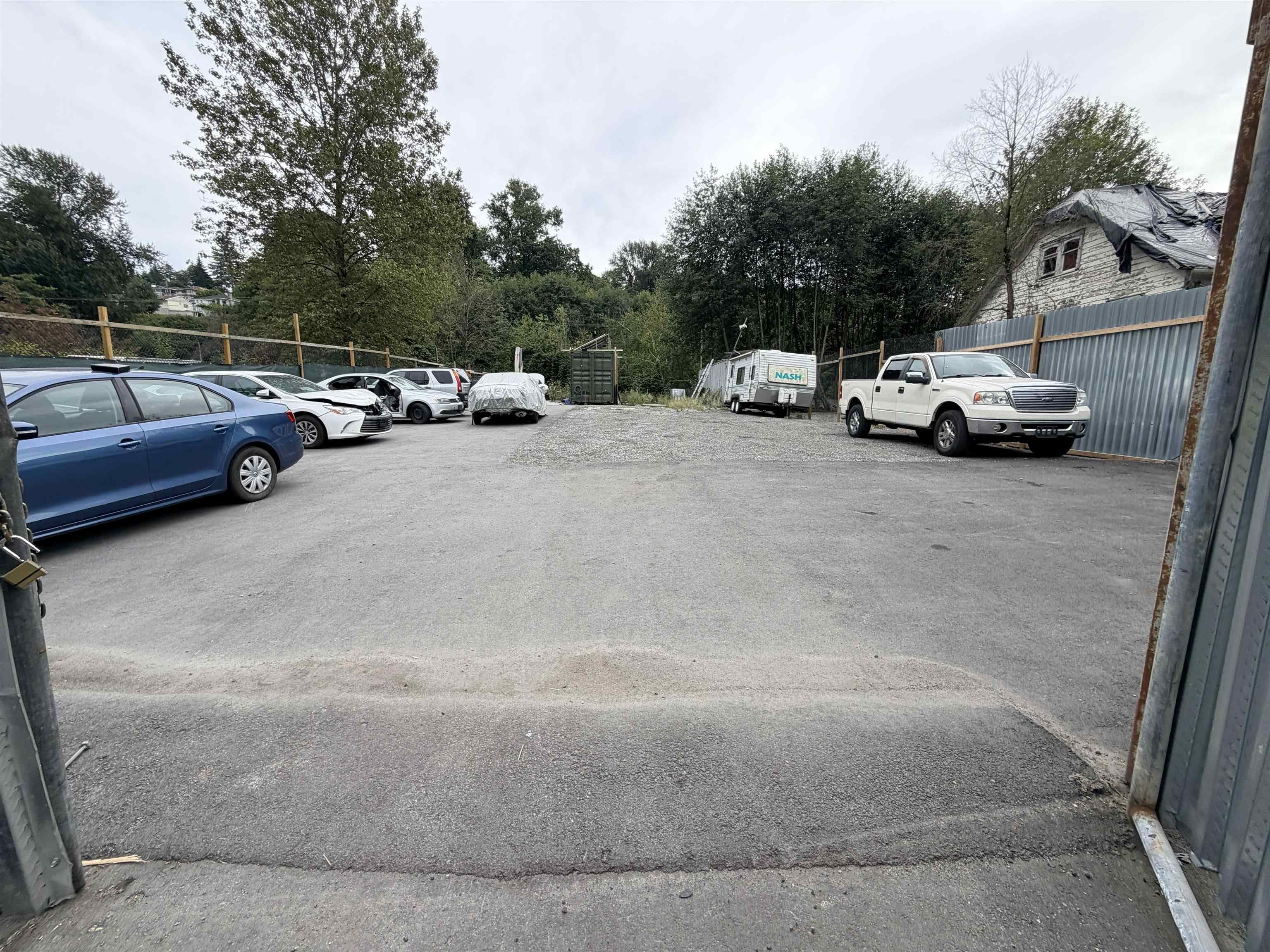 13842 117 Avenue, Surrey, V3R 2V4 — photo 1