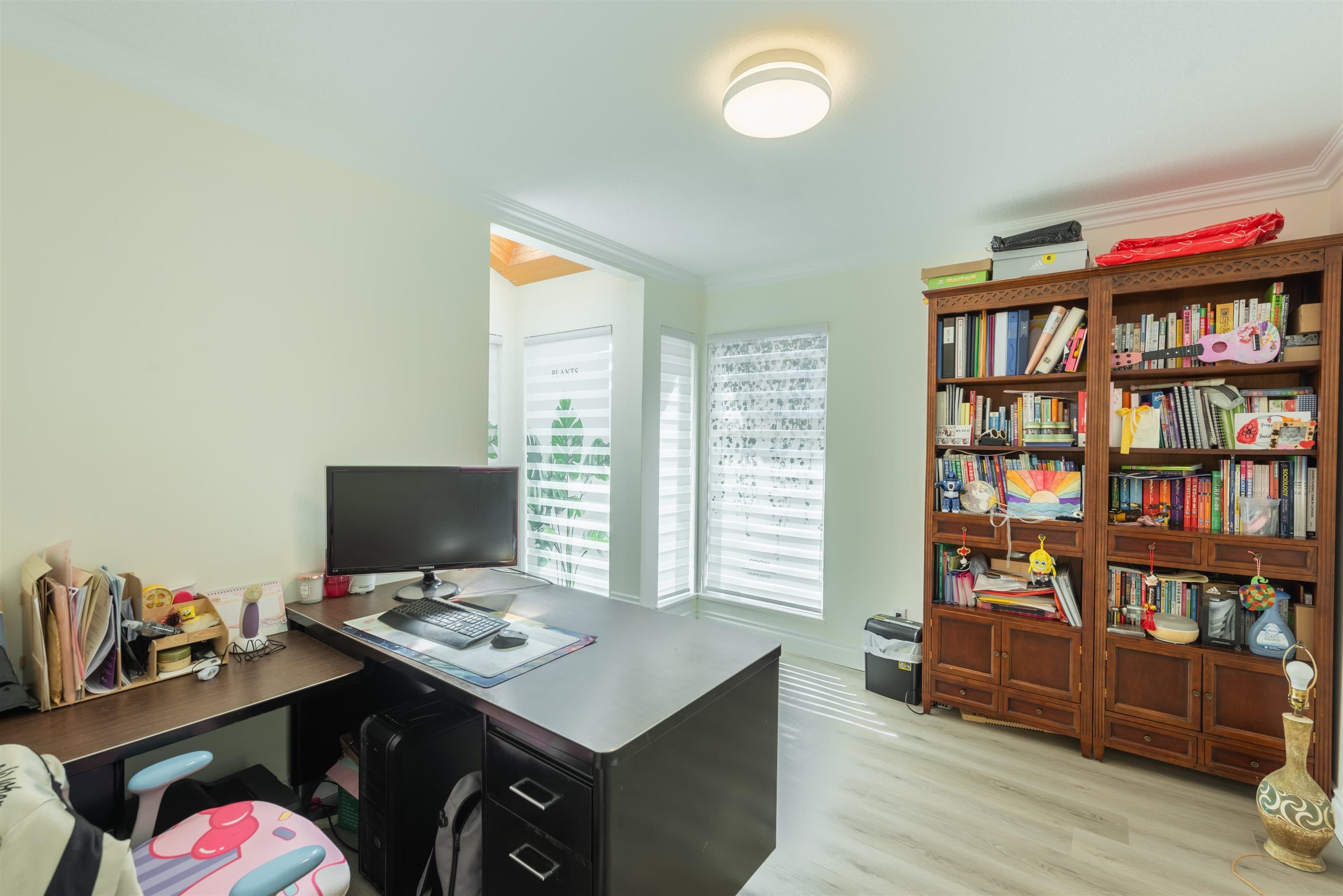 16111 10 Avenue, Surrey, V4A 1A7 — photo 4