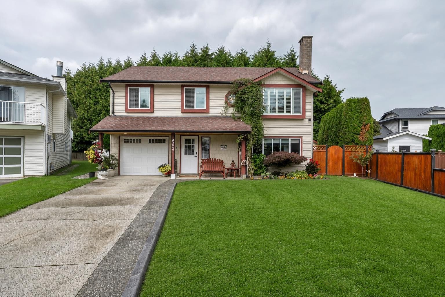9247 214 Street, Langley, V1M 1P4 — photo 2