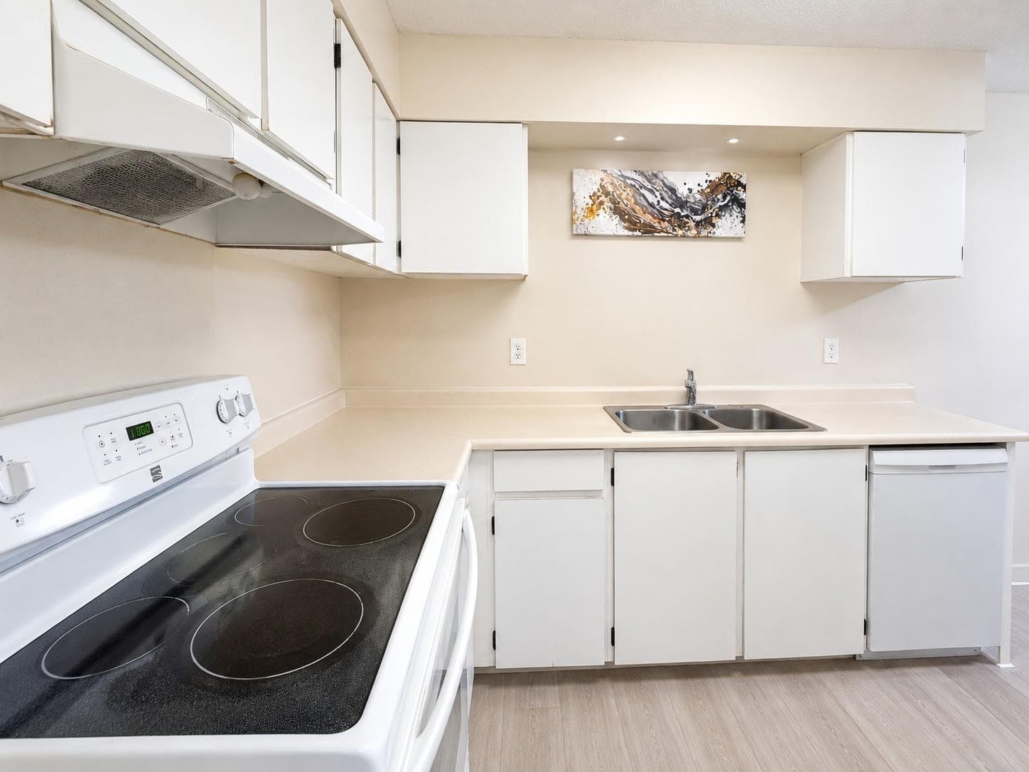 306 - 10560 154 Street, Surrey, V3R 8A3 — photo 2