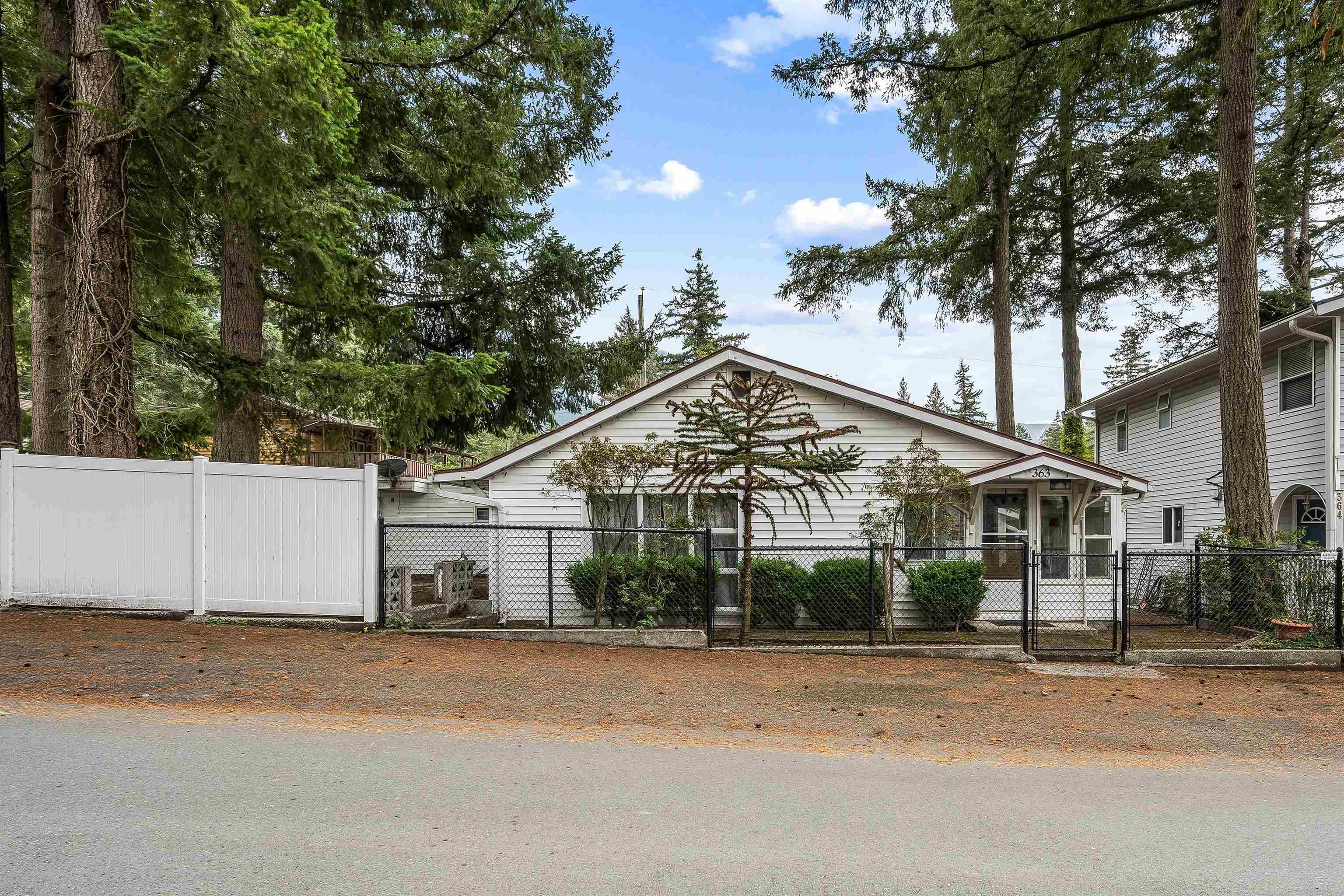 363 Pine Street, Cultus Lake, V2R 4Y9 — photo 2