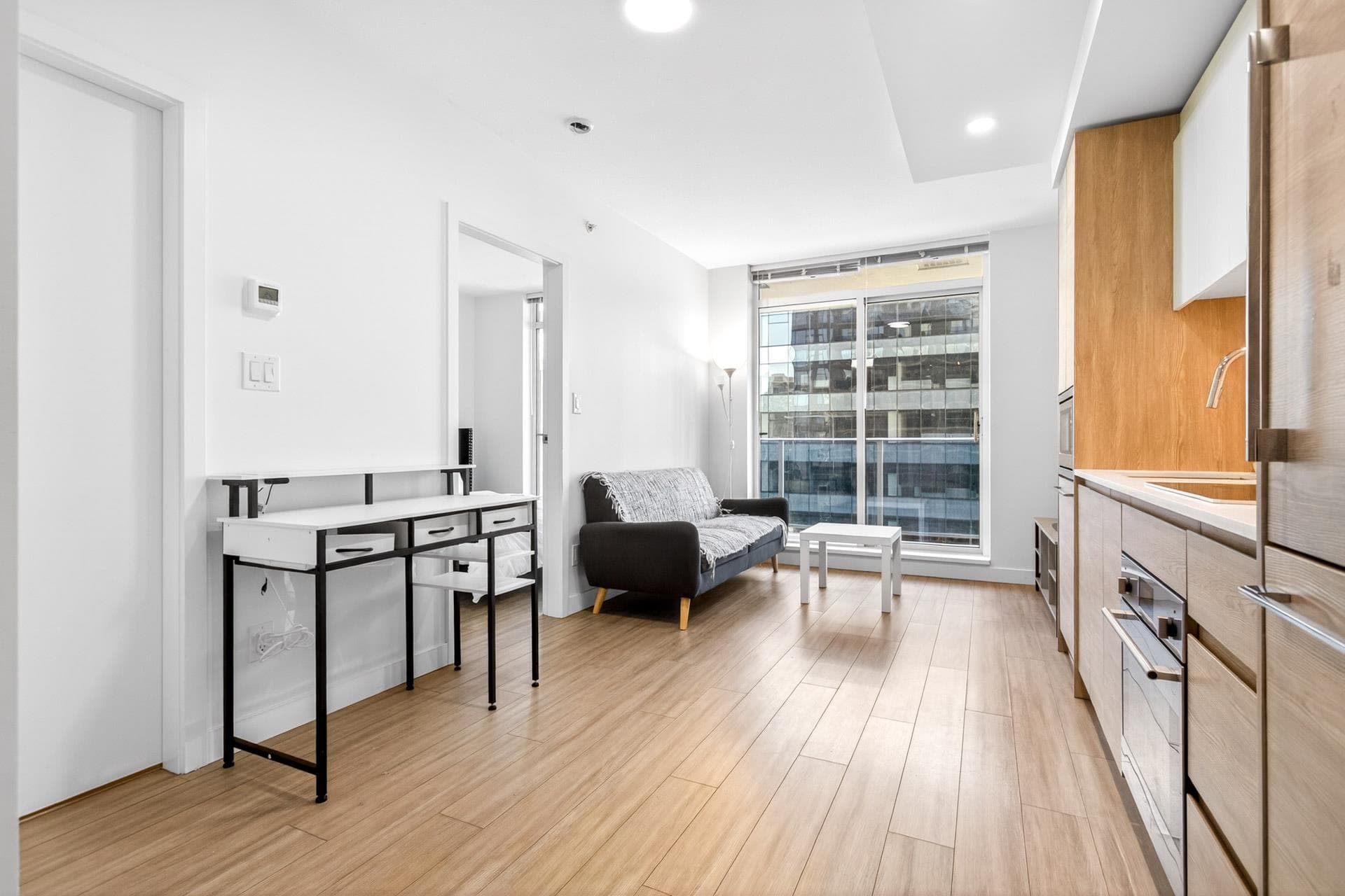 1607 - 13615 Fraser Highway, Surrey, V3T 0P7 — photo 4