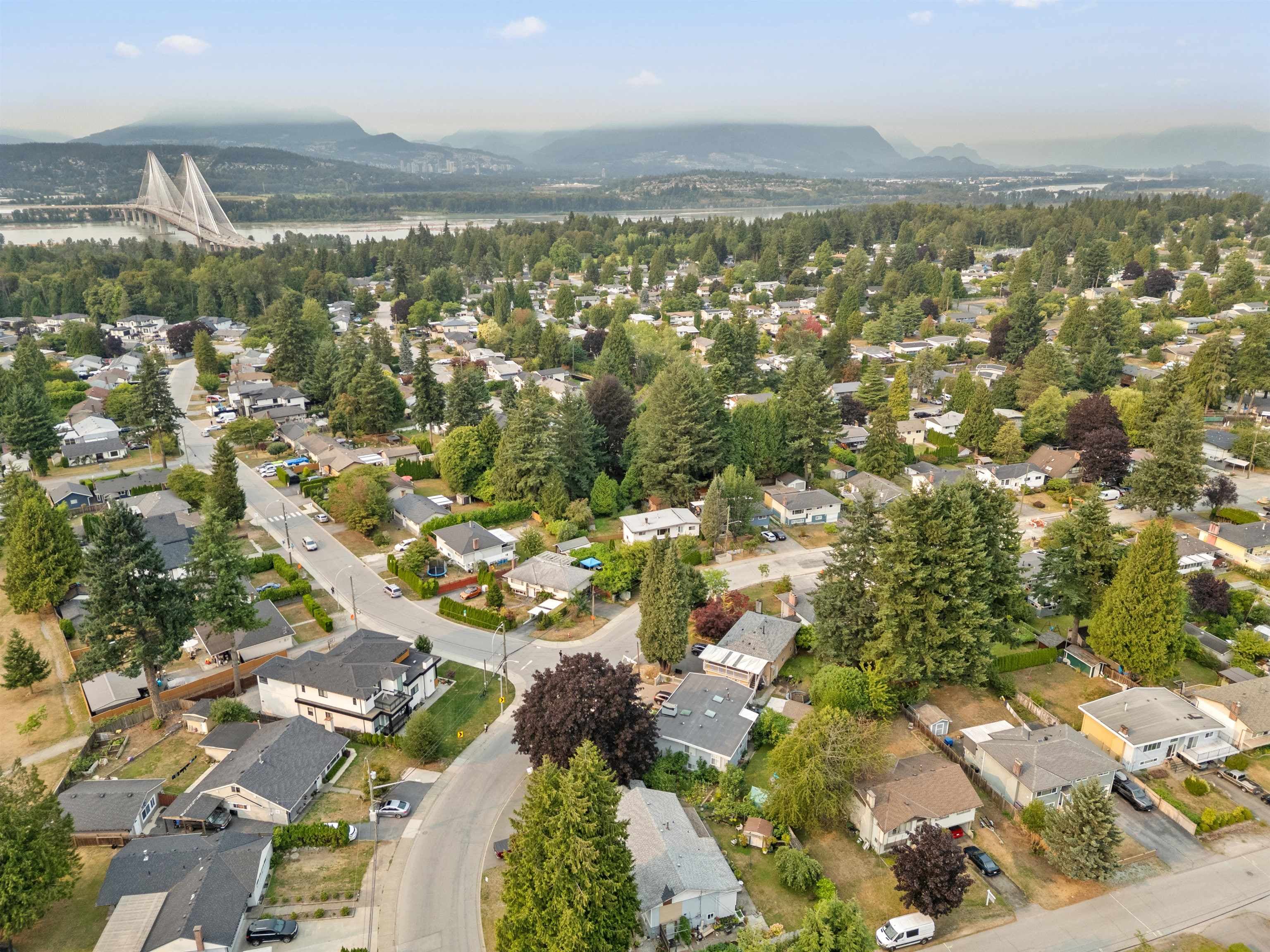 14935 Canary Drive, Surrey, V3R 4V2 — photo 2