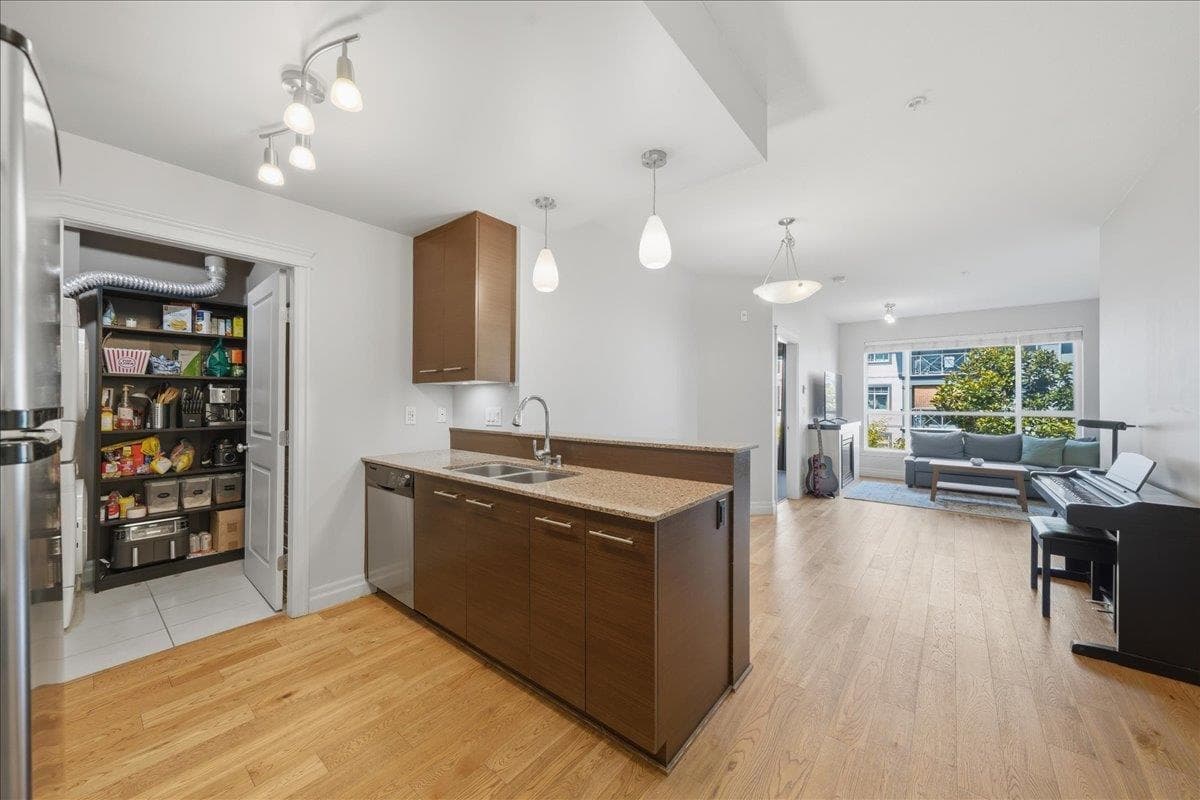 319 - 2343 Atkins Avenue, Port Coquitlam, V3C 1Y7 — photo 2