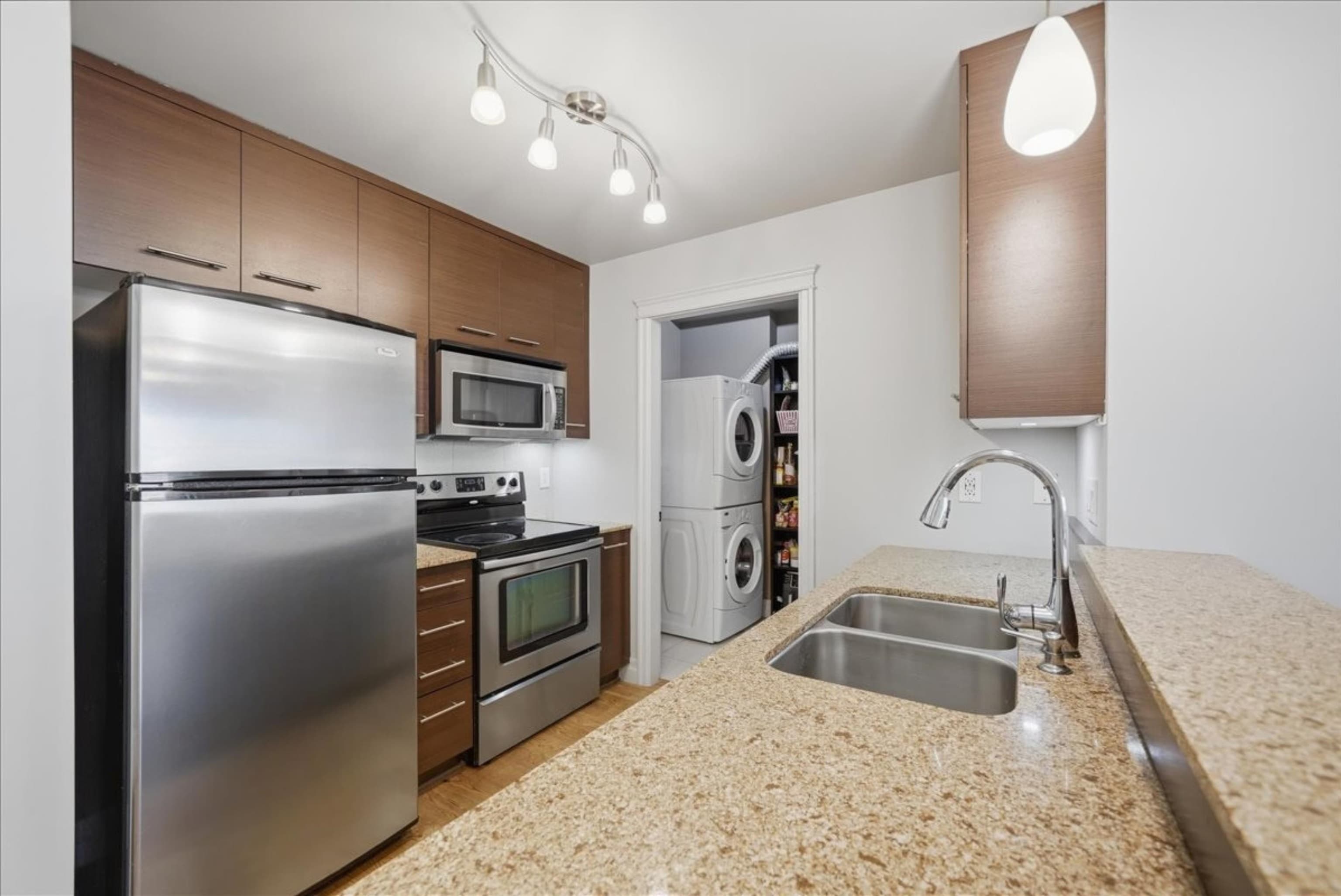 319 - 2343 Atkins Avenue, Port Coquitlam, V3C 1Y7 — photo 3