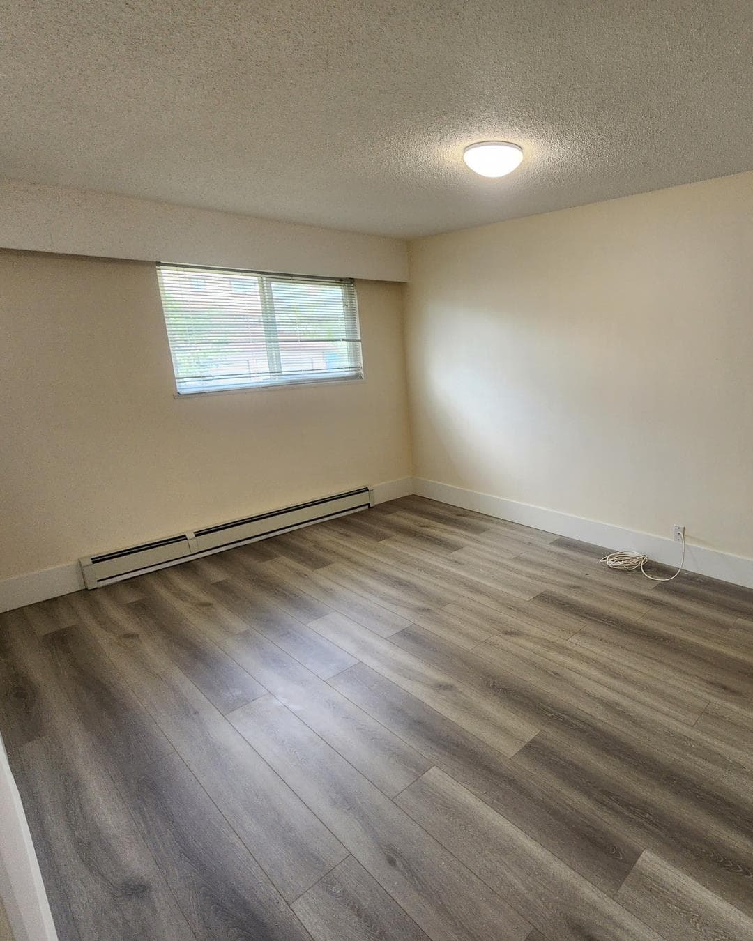 Upper - 1535 Blaine Avenue, Burnaby, V5A 2L9 — photo 5