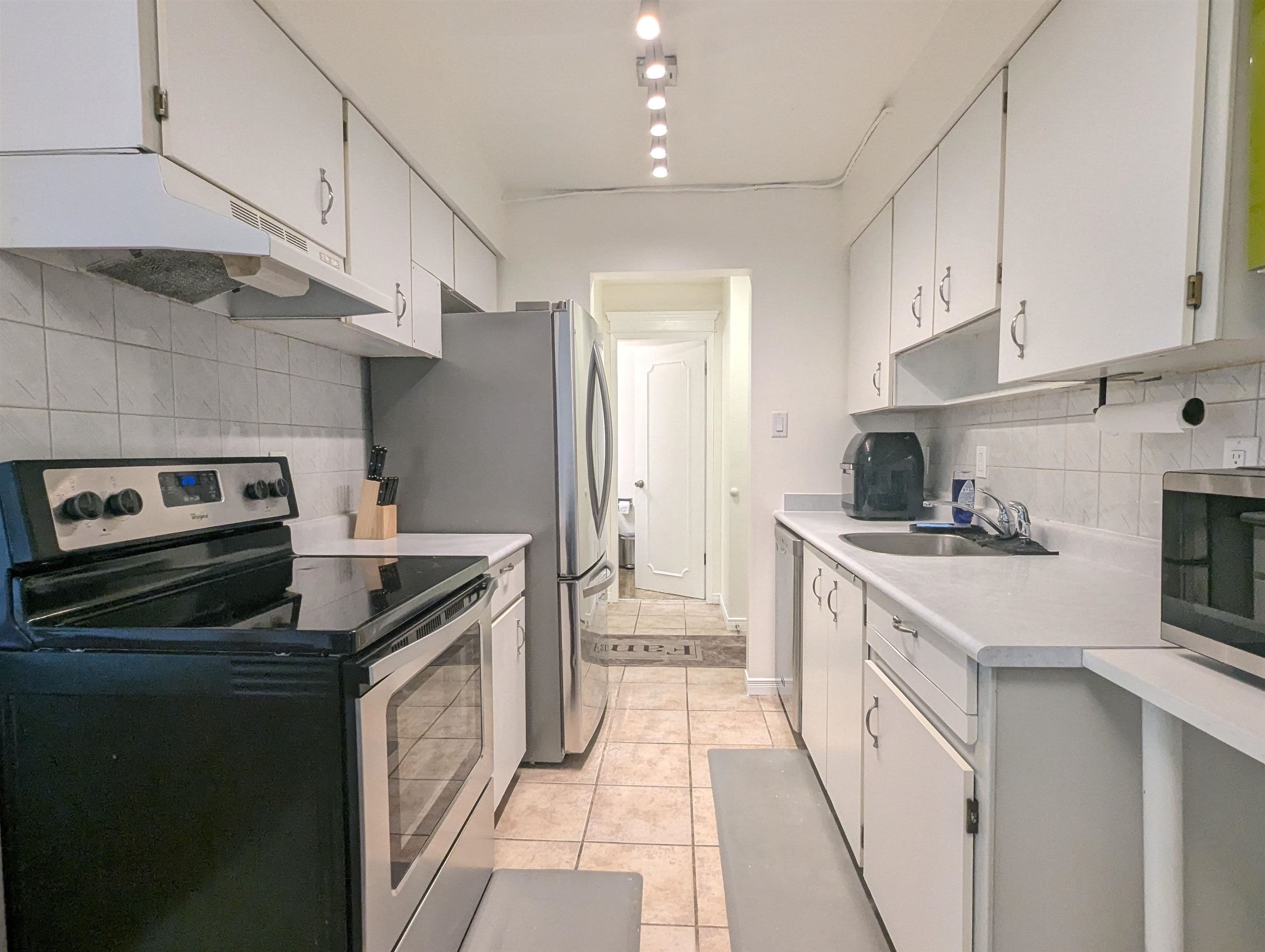 308 - 7428 19th Avenue, Burnaby, V3N 1E1 — photo 3