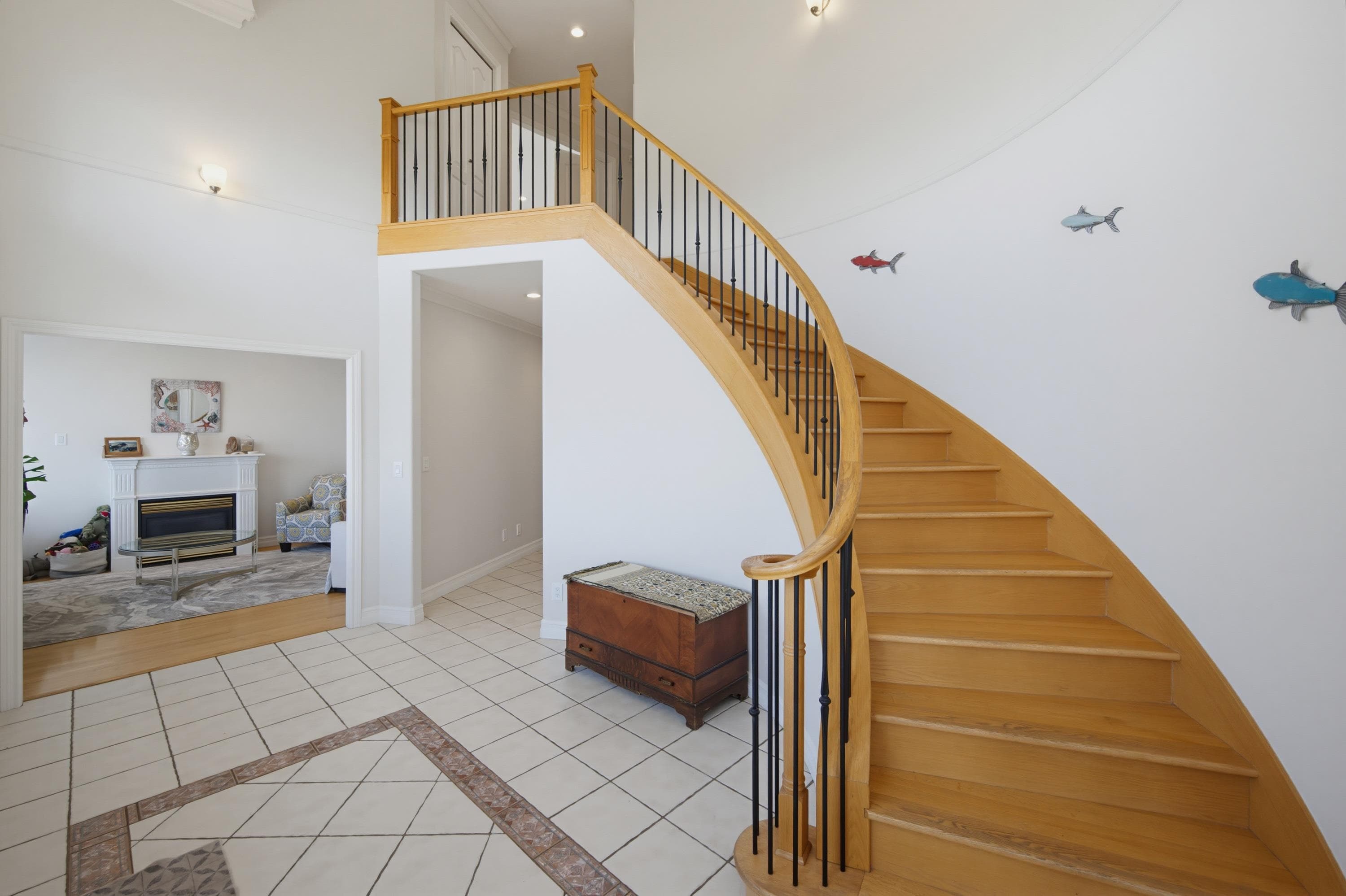 15441 Royal Avenue, White Rock, V4B 1N2 — photo 5