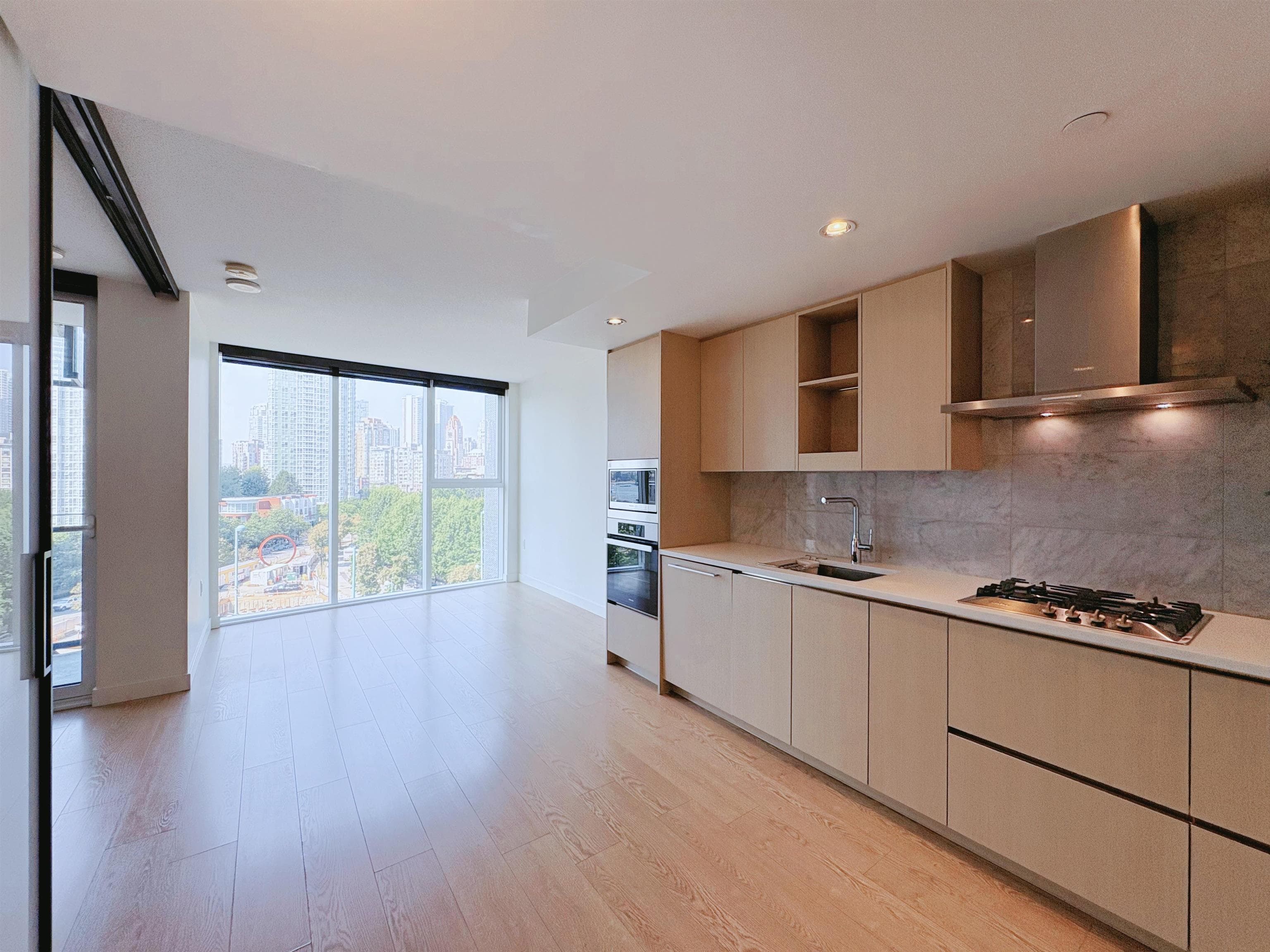 886 - 87 Nelson Street, Vancouver, V6Z 0E8 — photo 1