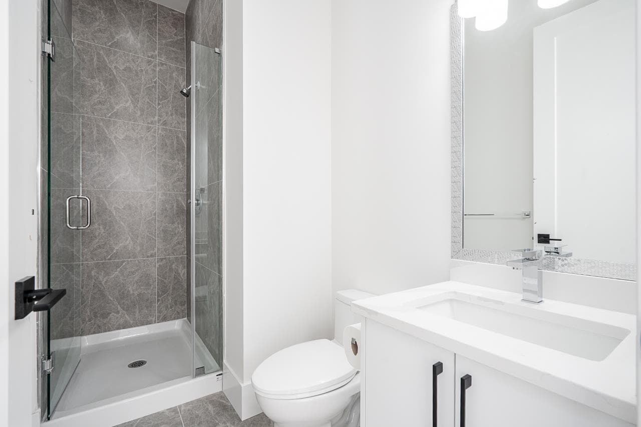 LOWER B - 45945 Lewis Avenue, Chilliwack, V2P 3C3 — photo 4