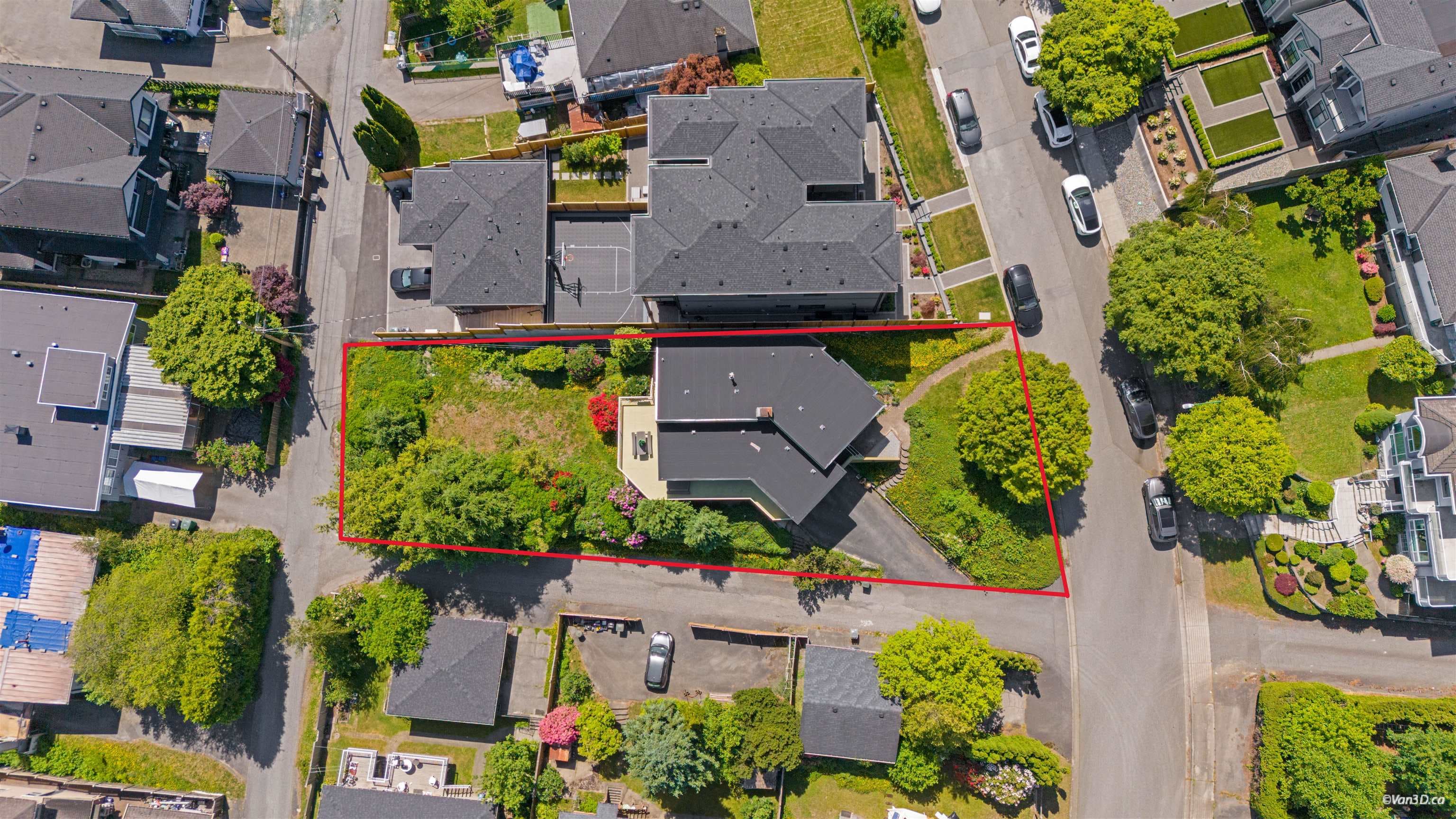 5578 Oakglen Drive, Burnaby, V5H 3M5 — photo 2