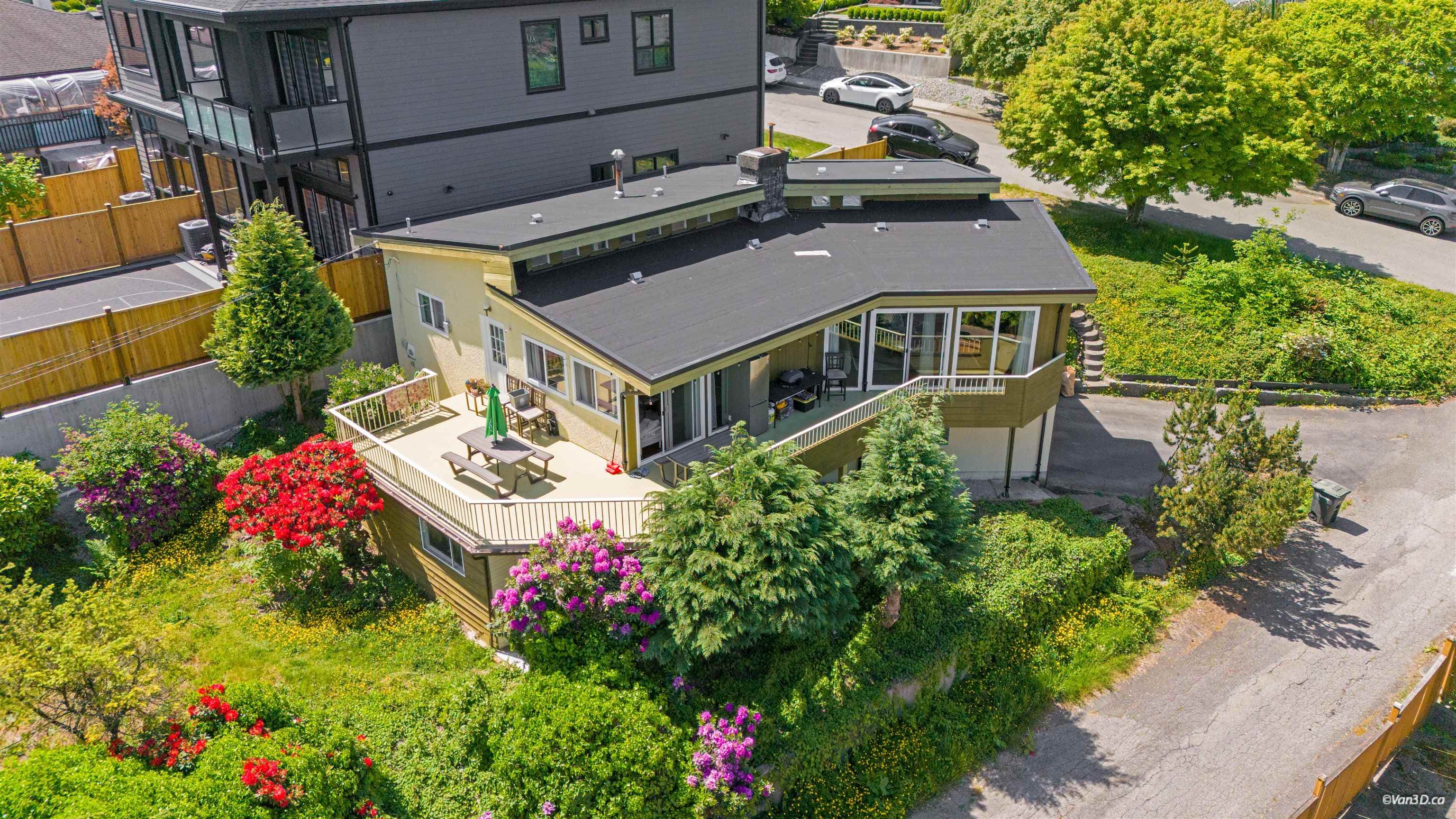 5578 Oakglen Drive, Burnaby, V5H 3M5 — photo 3