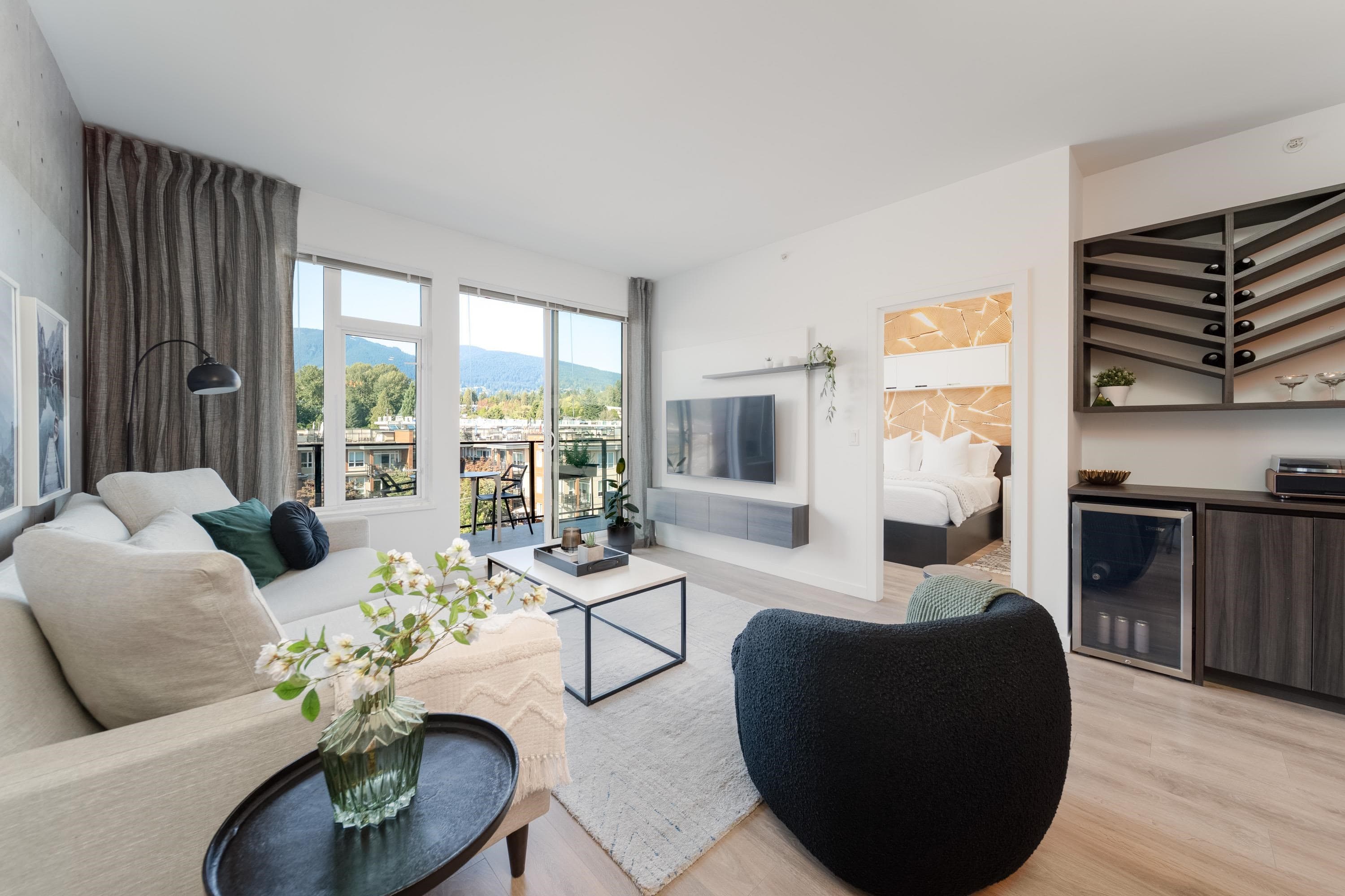 517 - 725 Marine Drive, North Vancouver, V7M 0G2 — photo 1