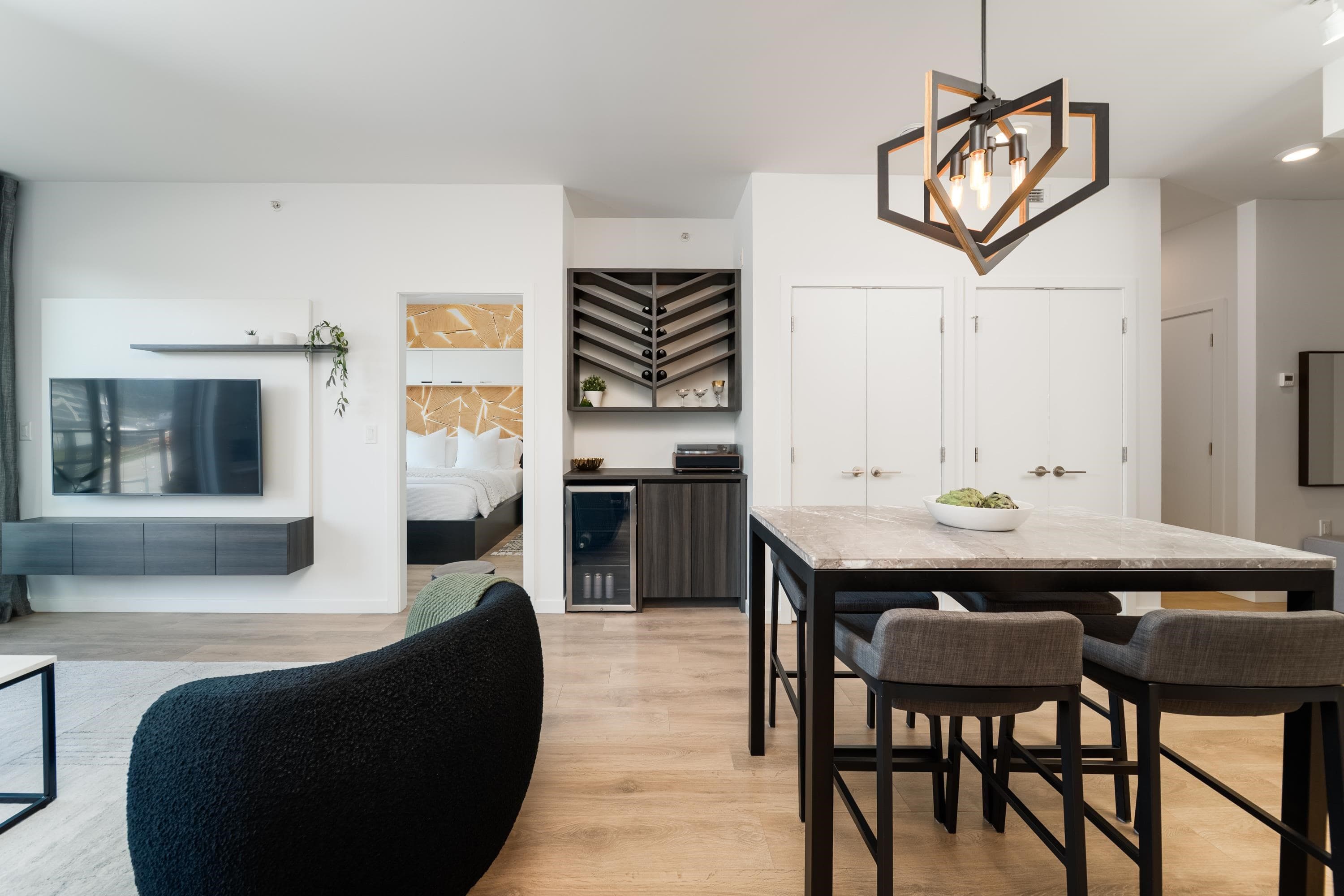 517 - 725 Marine Drive, North Vancouver, V7M 0G2 — photo 4