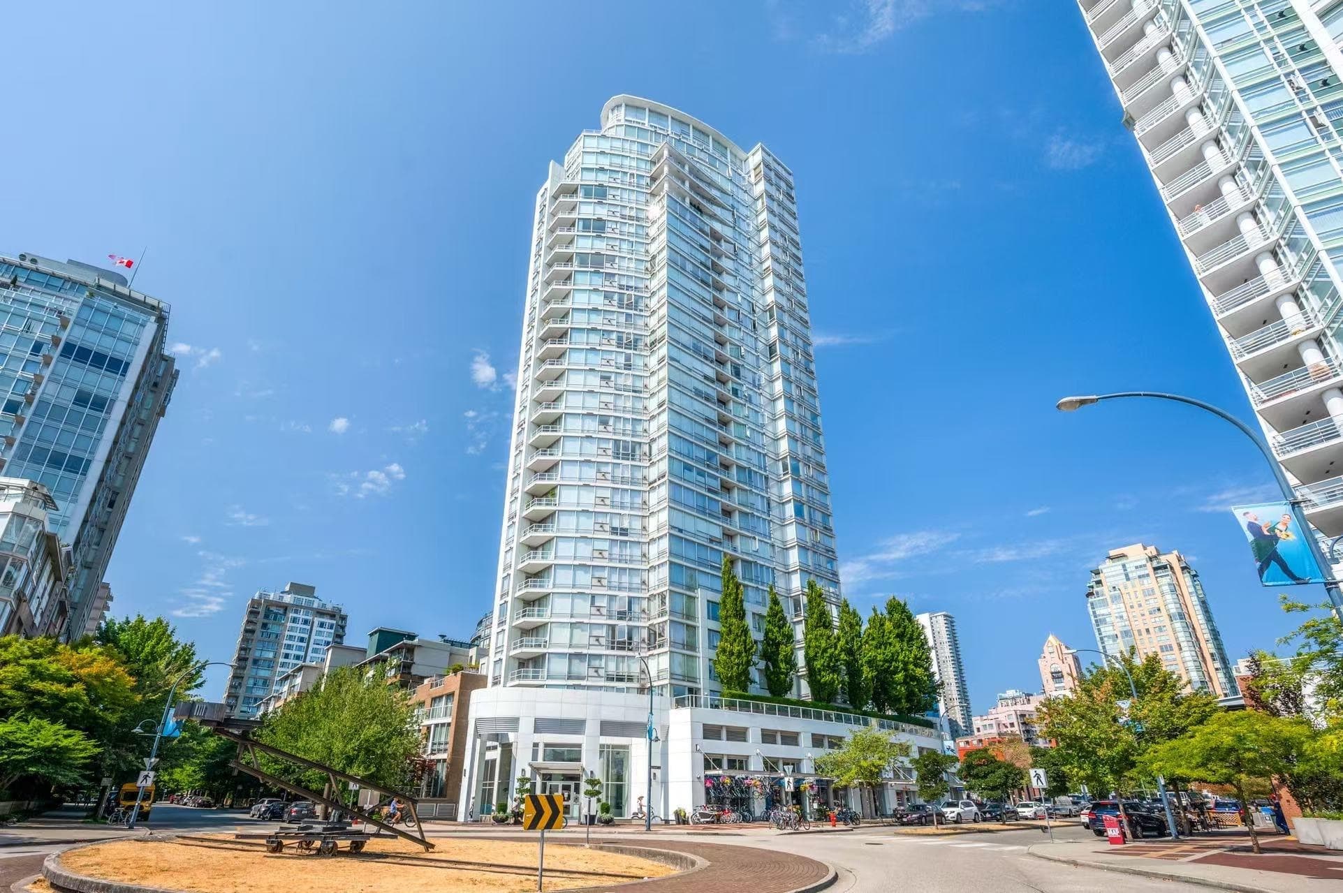 1901 - 1201 Marinaside Crescent, Vancouver, V6Z 2V2 — photo 1