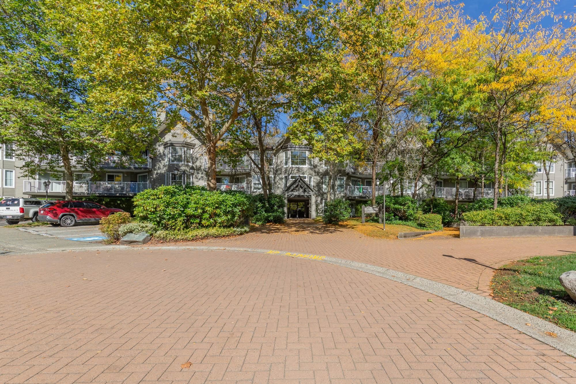 318 - 15110 108 Avenue, Surrey, V3R 0T6 — photo 4