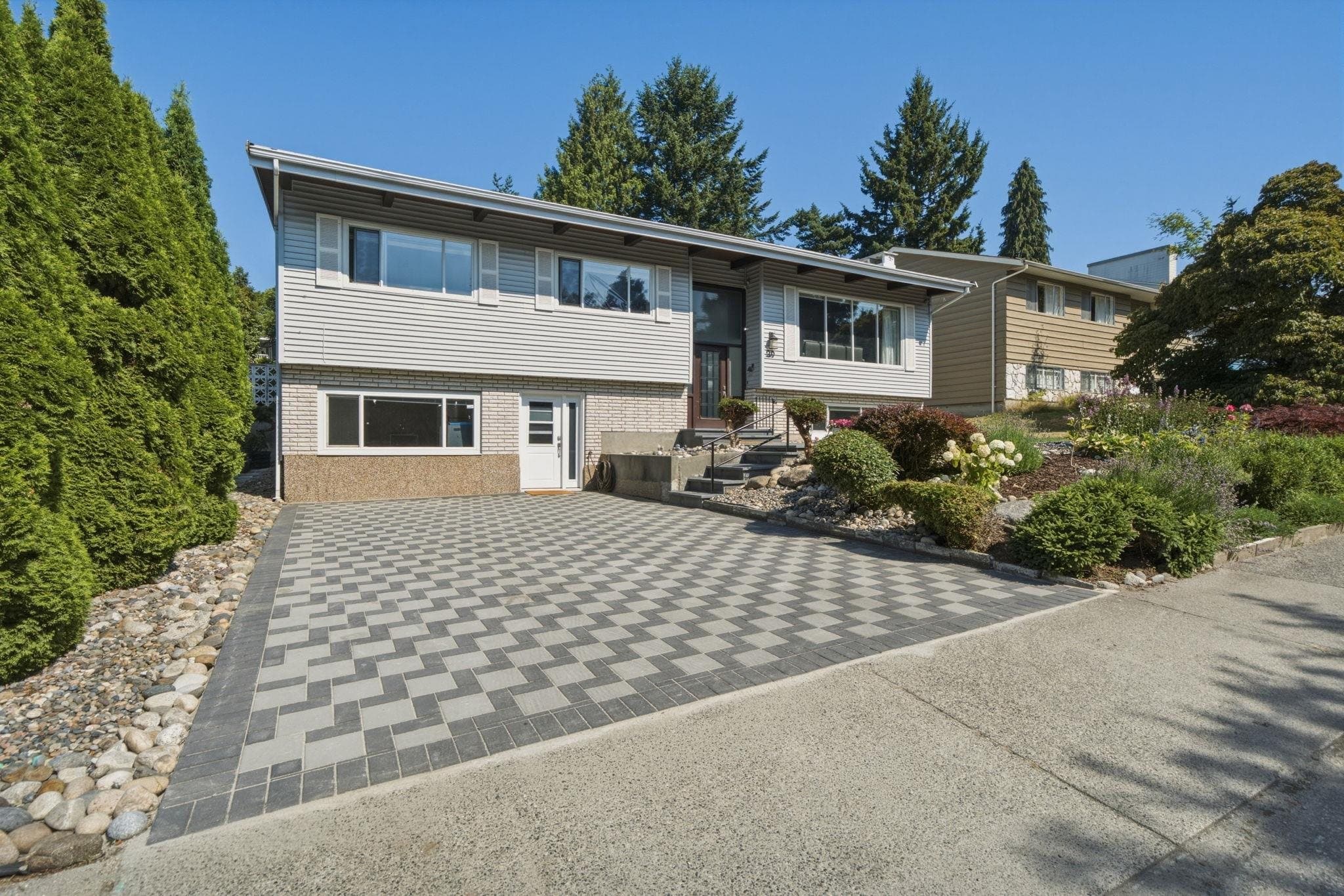 39 Mott Crescent, New Westminster, V3L 4L8 — photo 2