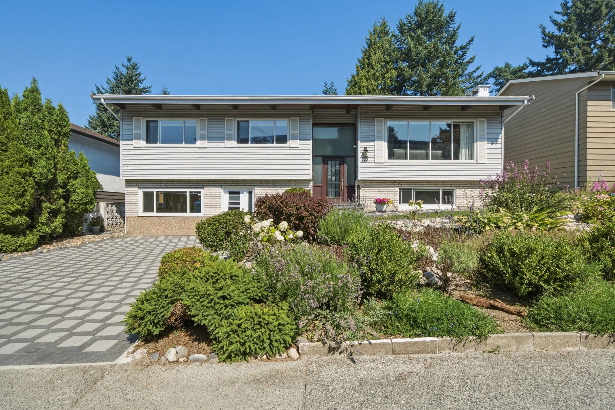 39 Mott Crescent, New Westminster