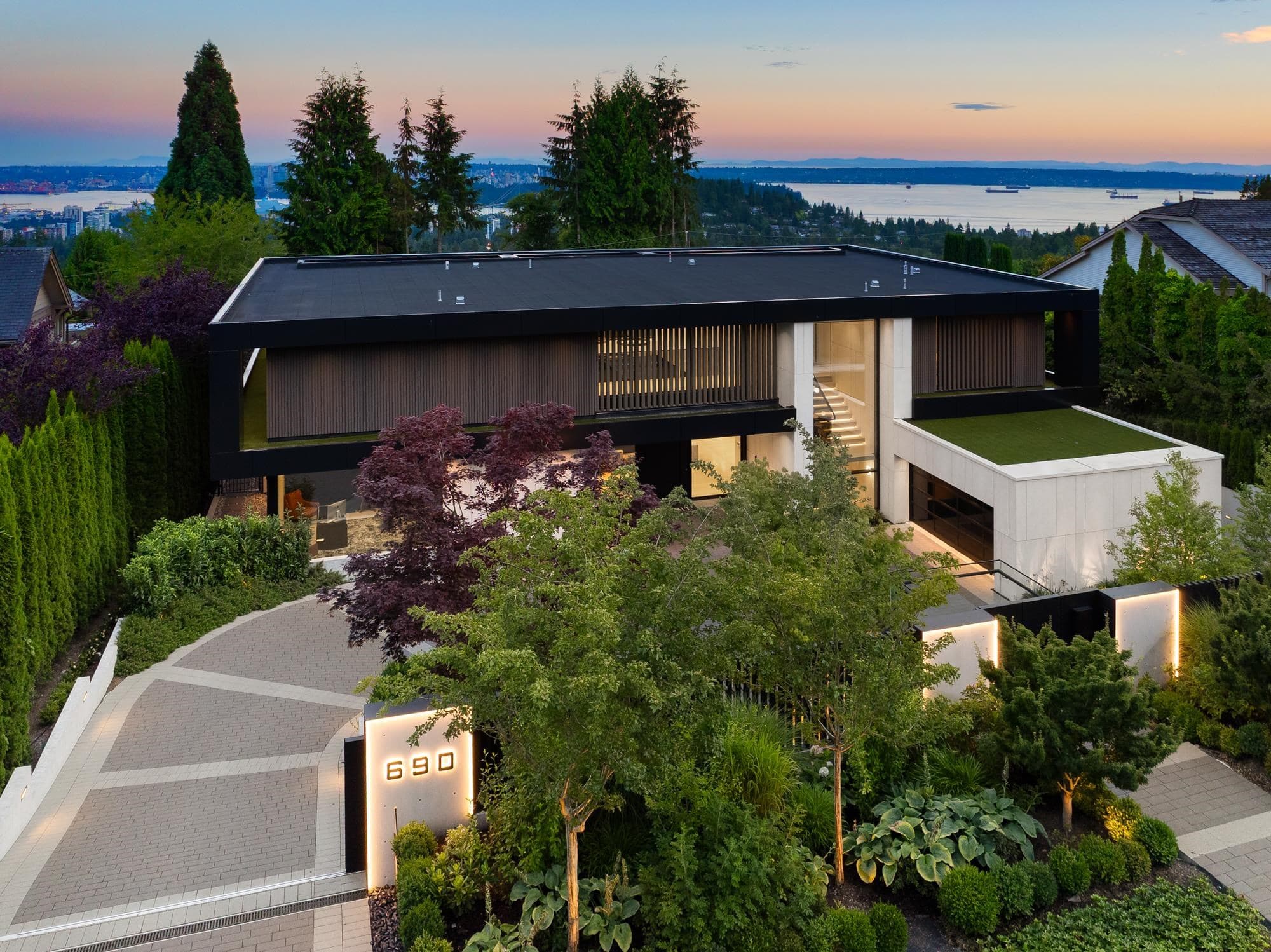 690 Knockmaroon Road, West Vancouver, V7S 1R6 — photo 1