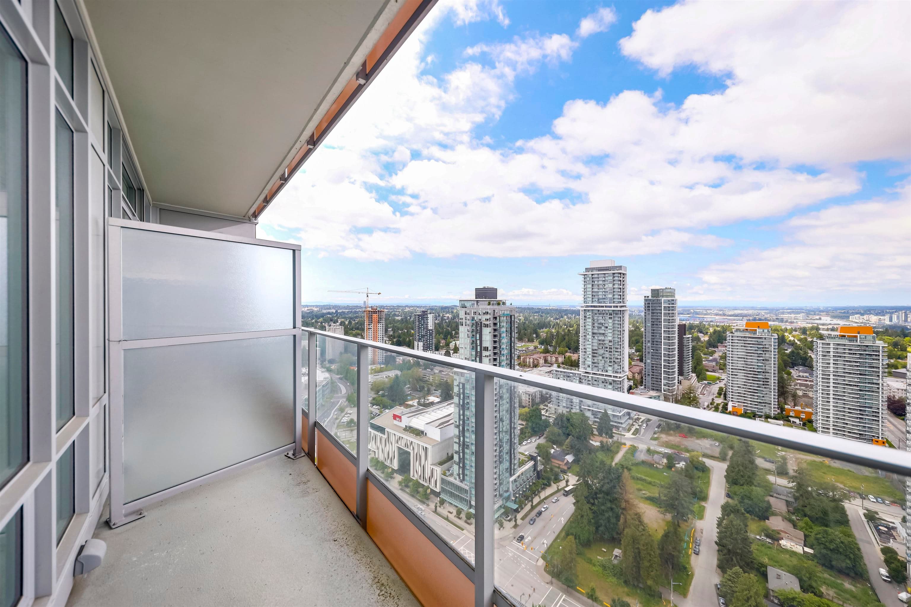 3709 - 13495 Central Avenue, Surrey, V3T 0K2 — photo 2