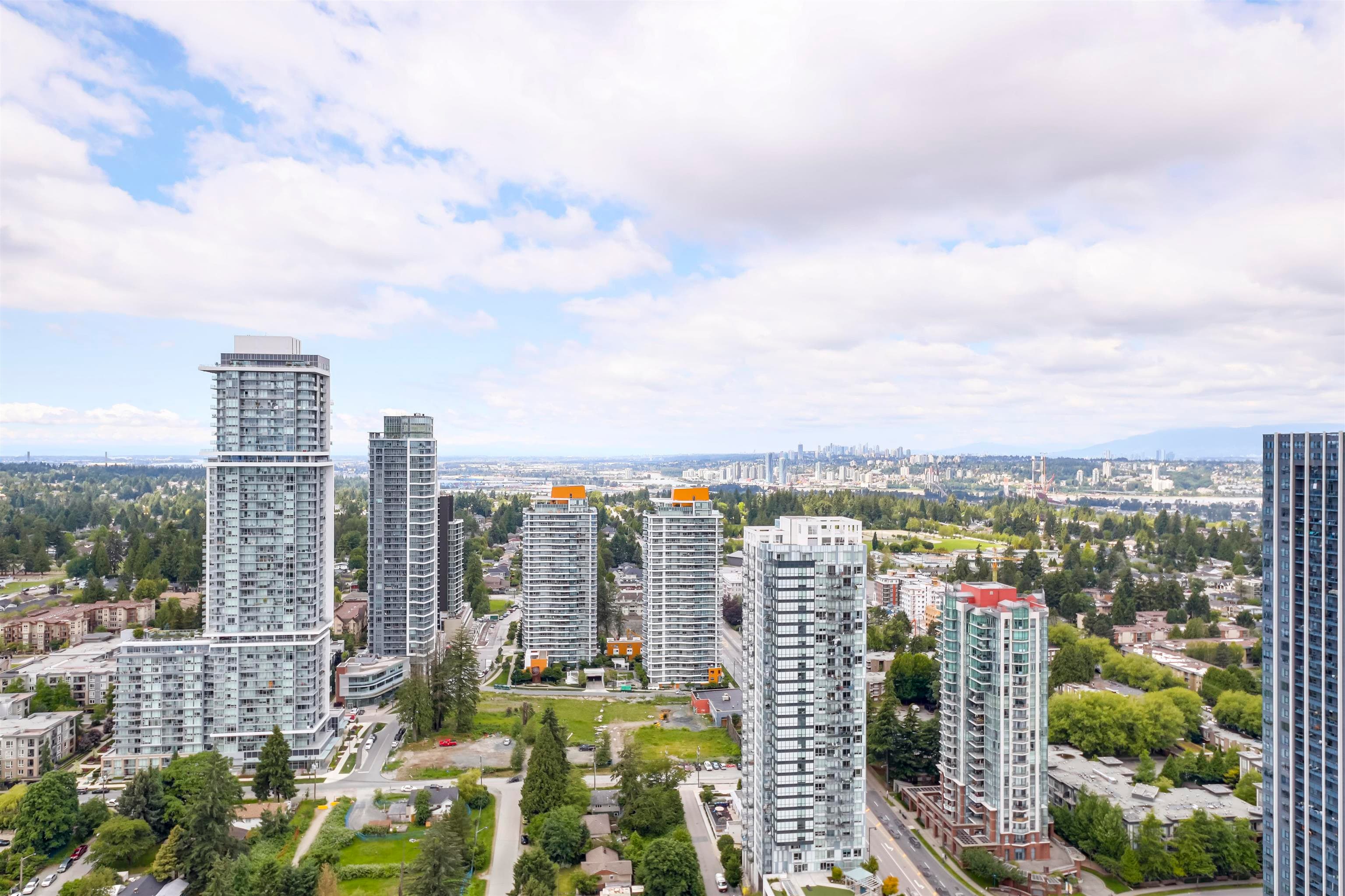 3709 - 13495 Central Avenue, Surrey, V3T 0K2 — photo 5