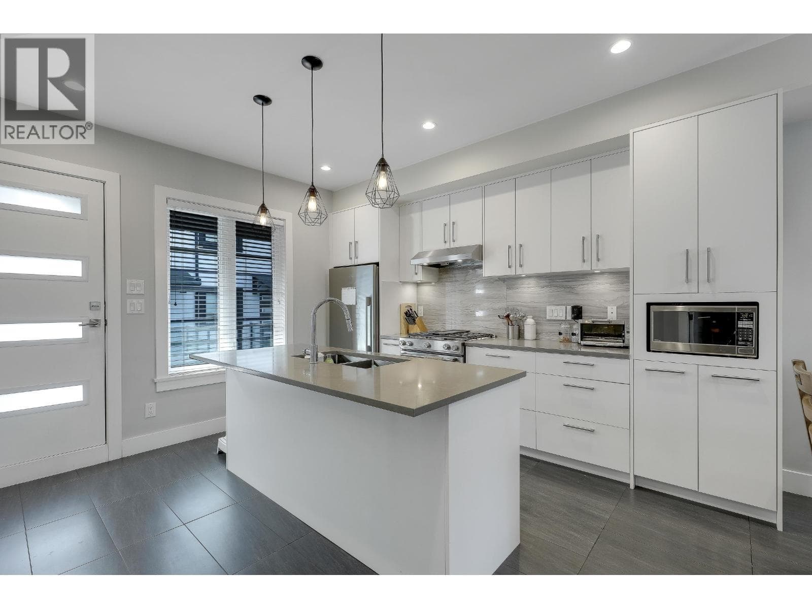 102 - 806 Gauthier Avenue, Coquitlam, V3K 1R9 — photo 3