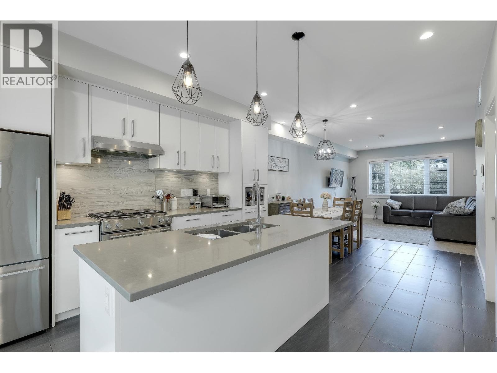102 - 806 Gauthier Avenue, Coquitlam, V3K 1R9 — photo 4