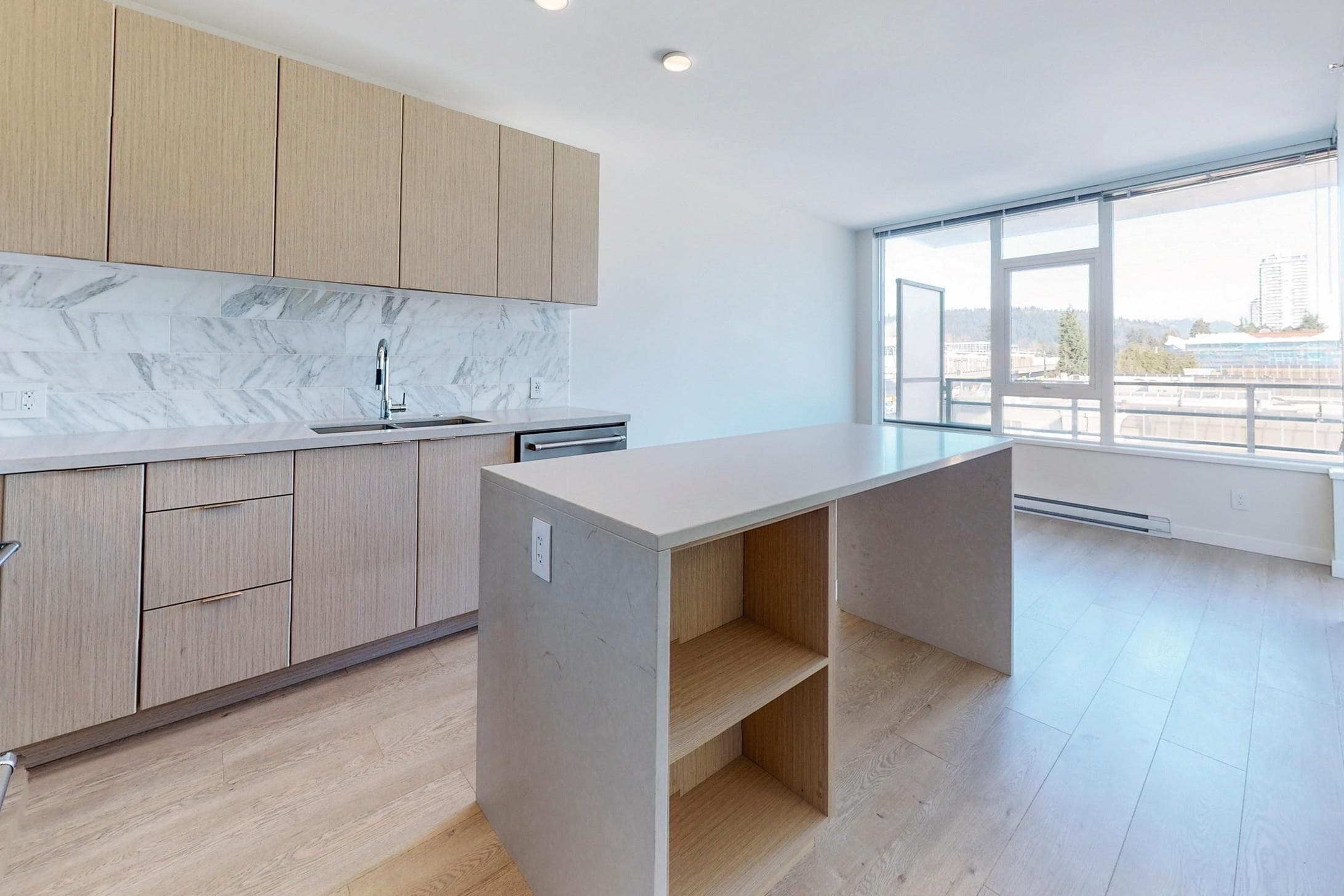 503 - 530 N Whiting Way, Coquitlam, V3J 0J4 — photo 2
