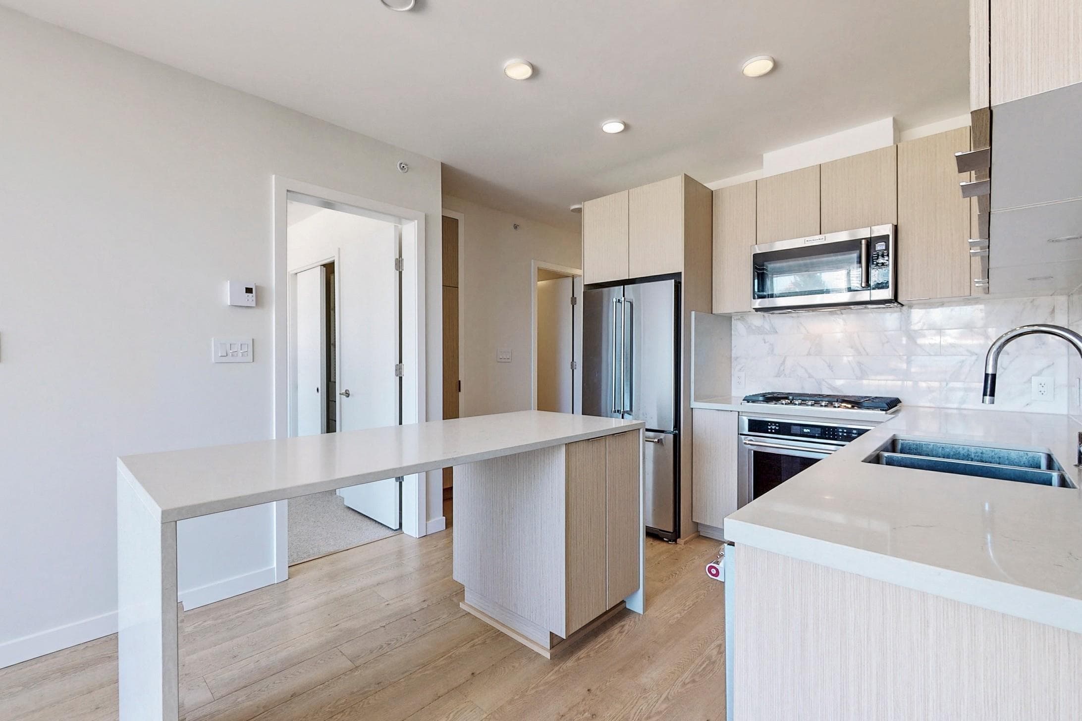 503 - 530 N Whiting Way, Coquitlam, V3J 0J4 — photo 5