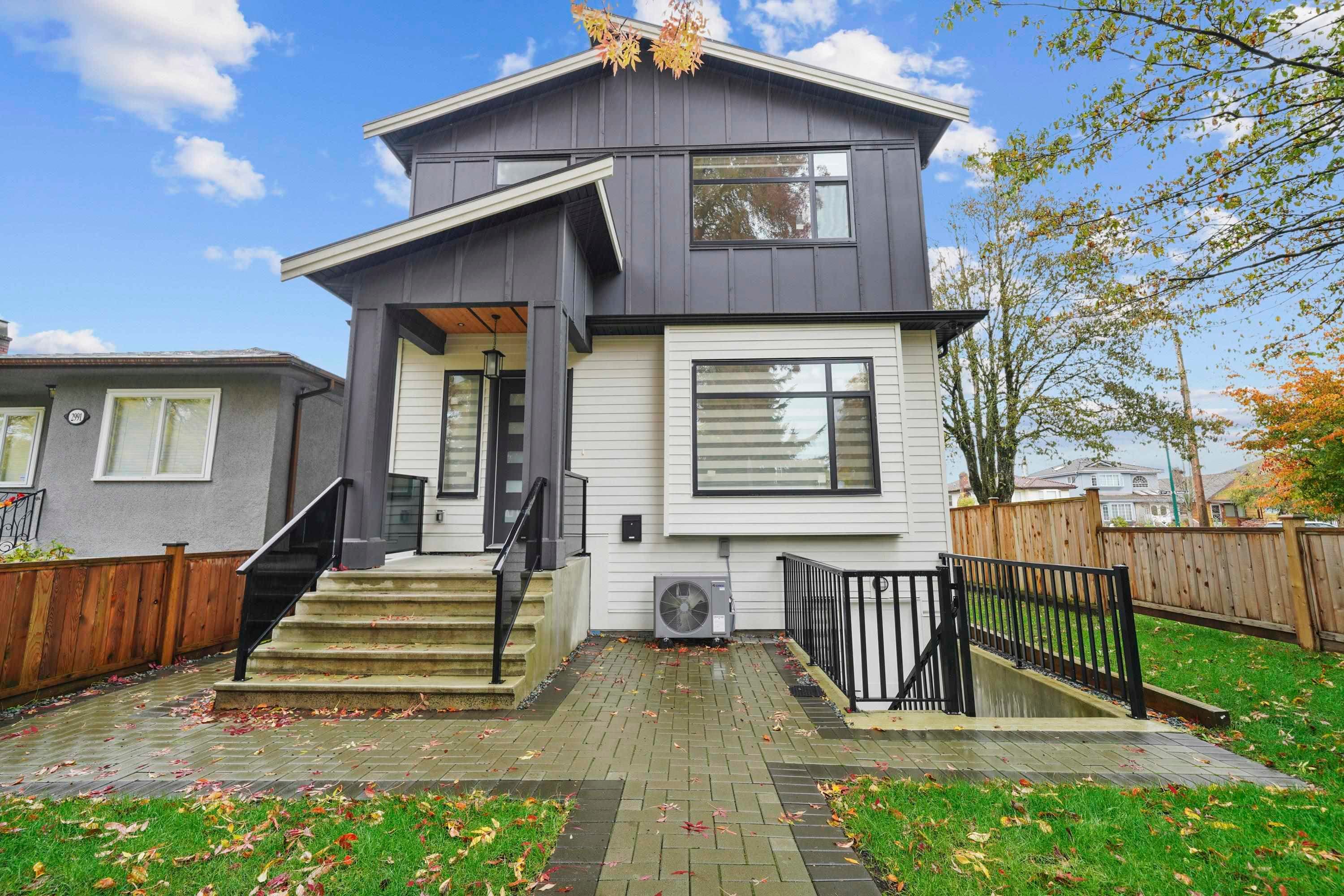 2995 E 17th Avenue, Vancouver, V5M 2N4 — photo 1