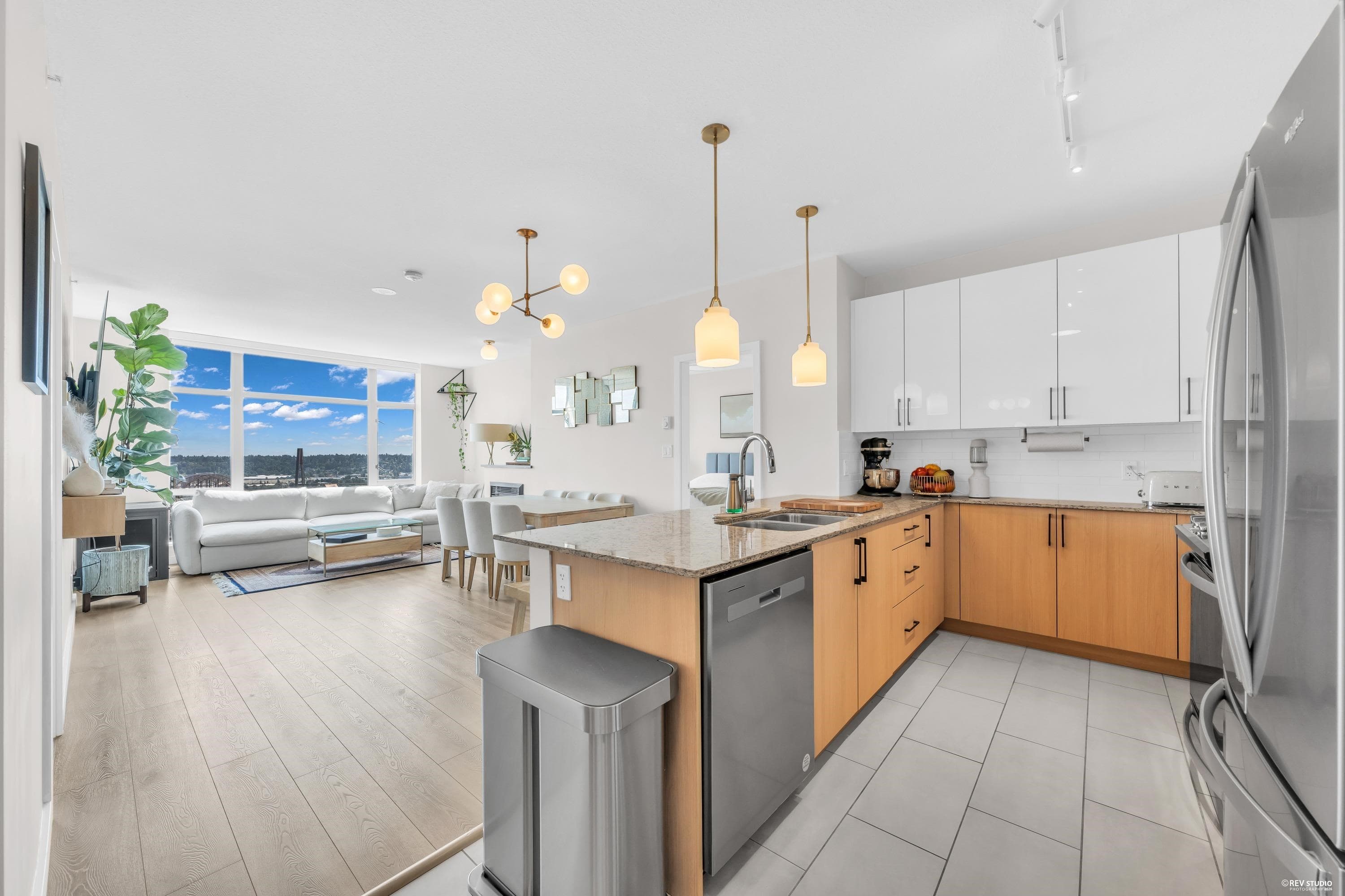 1805 - 280 Ross Drive, New Westminster, V3L 0C2 — photo 2