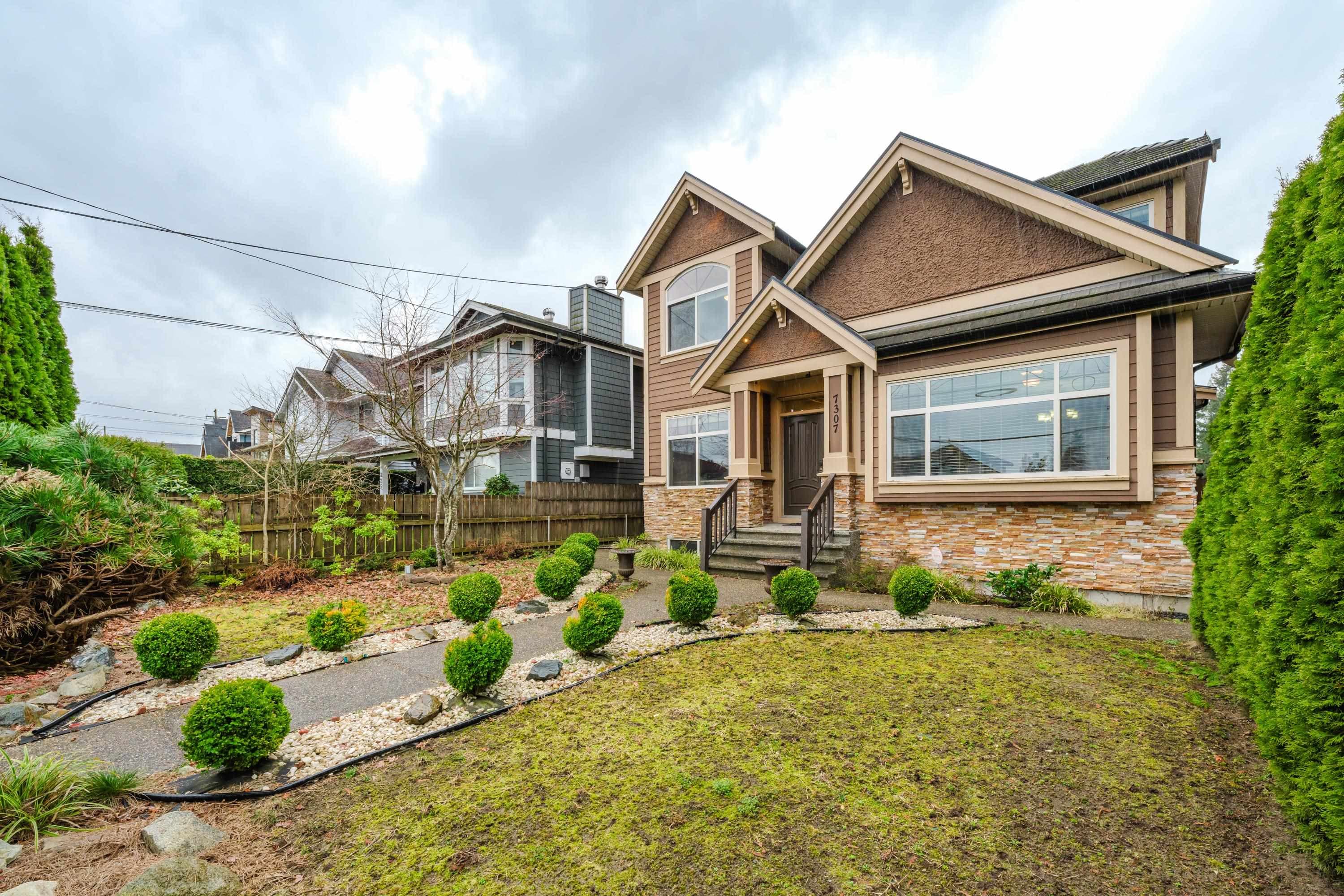 7307 2nd Street, Burnaby, V3N 3P9 — photo 2