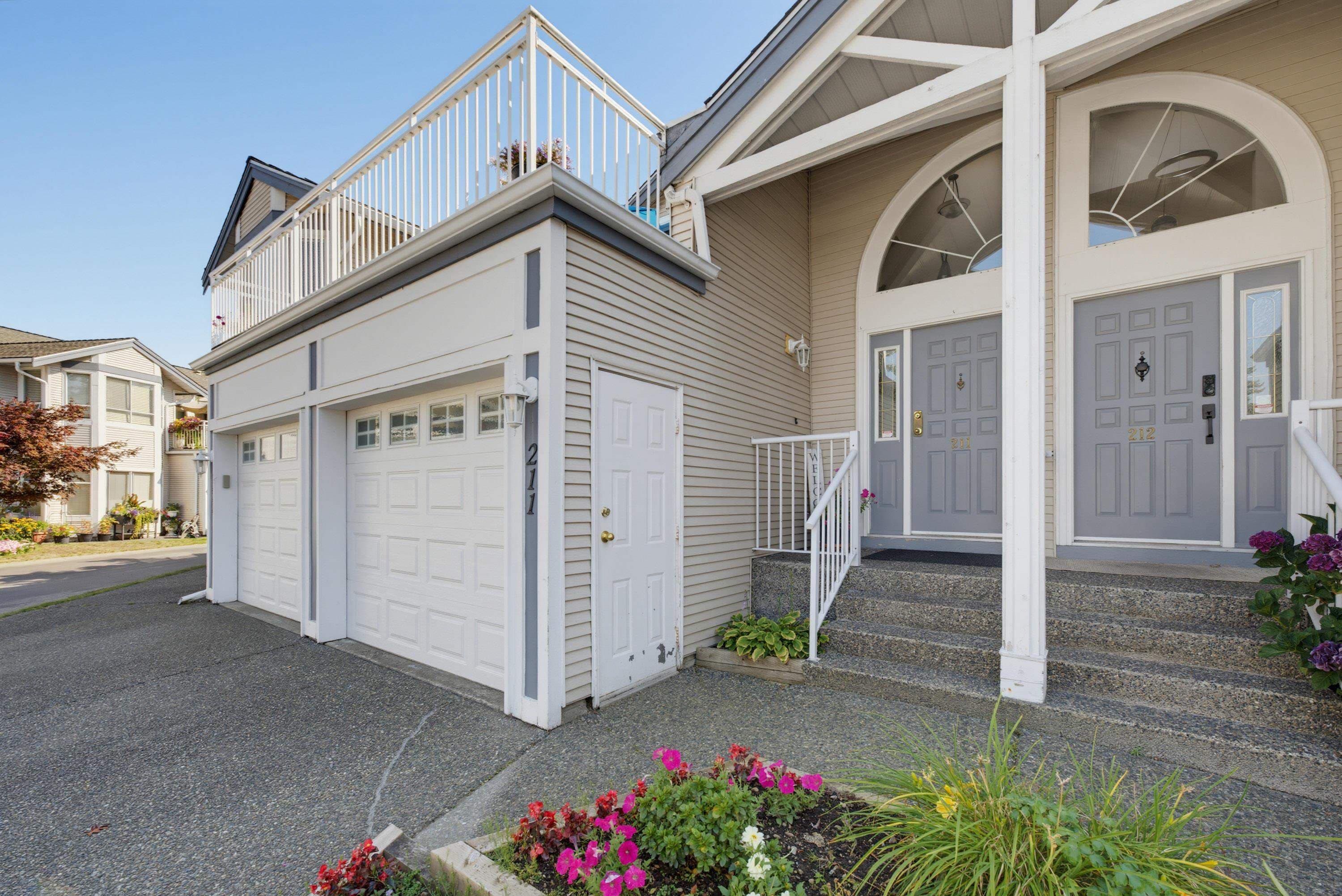 211 - 9072 Fleetwood Way, Surrey, V3R 0M6 — photo 3