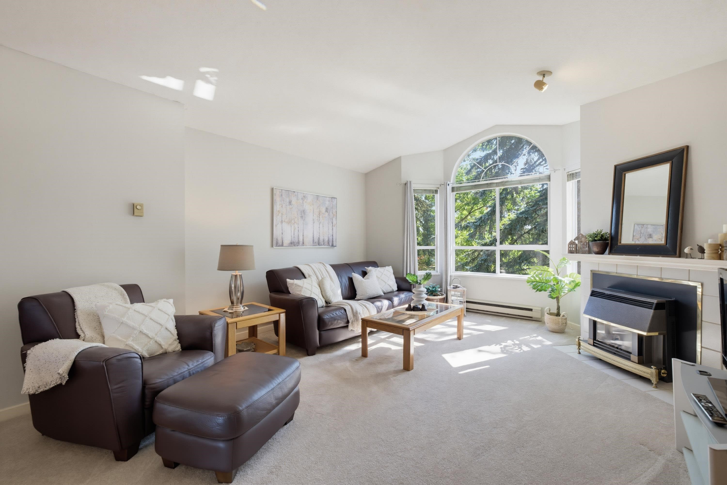 211 - 9072 Fleetwood Way, Surrey, V3R 0M6 — photo 4