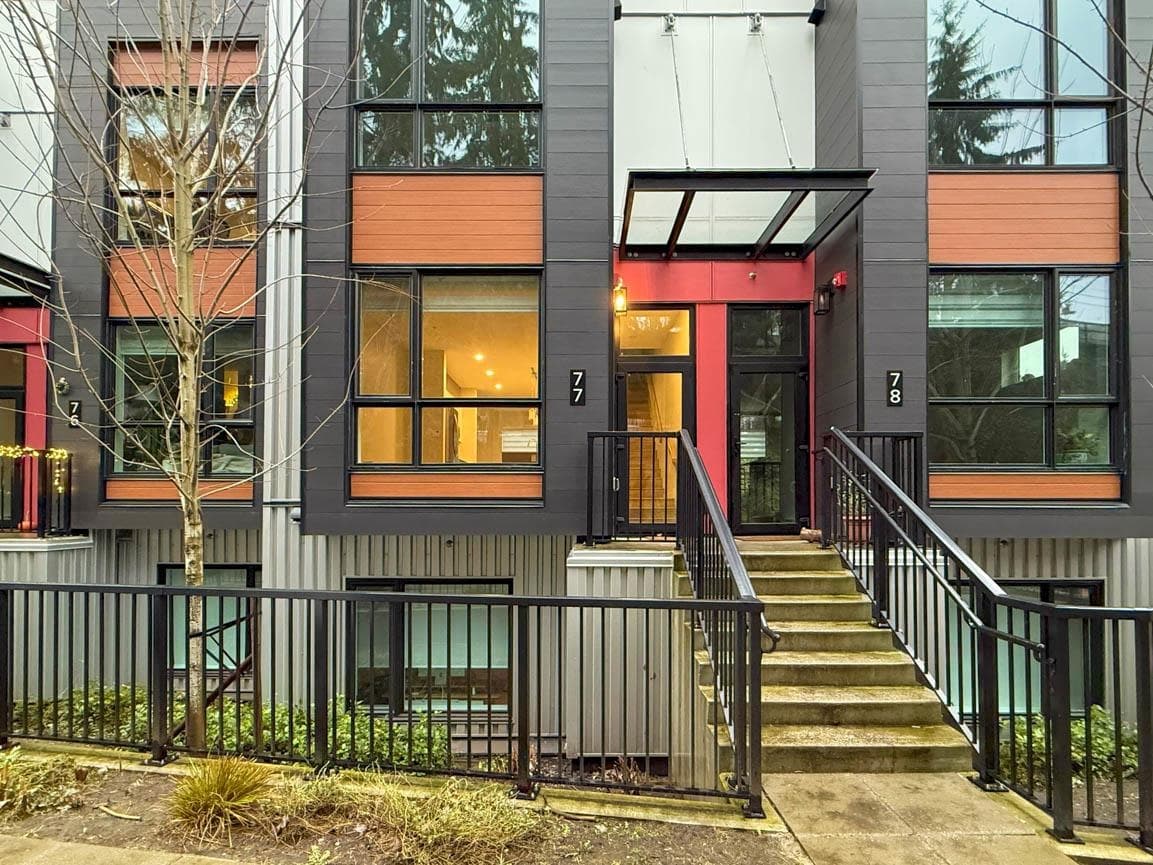 Th 74 - 3592 Hull St, Vancouver, V5N 4R9 — photo 2
