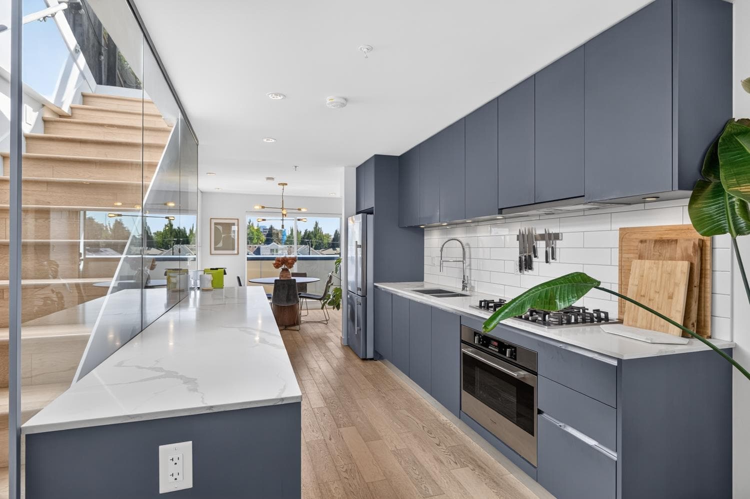 305 - 1647 E Pender Street, Vancouver, V5L 1W2 — photo 5