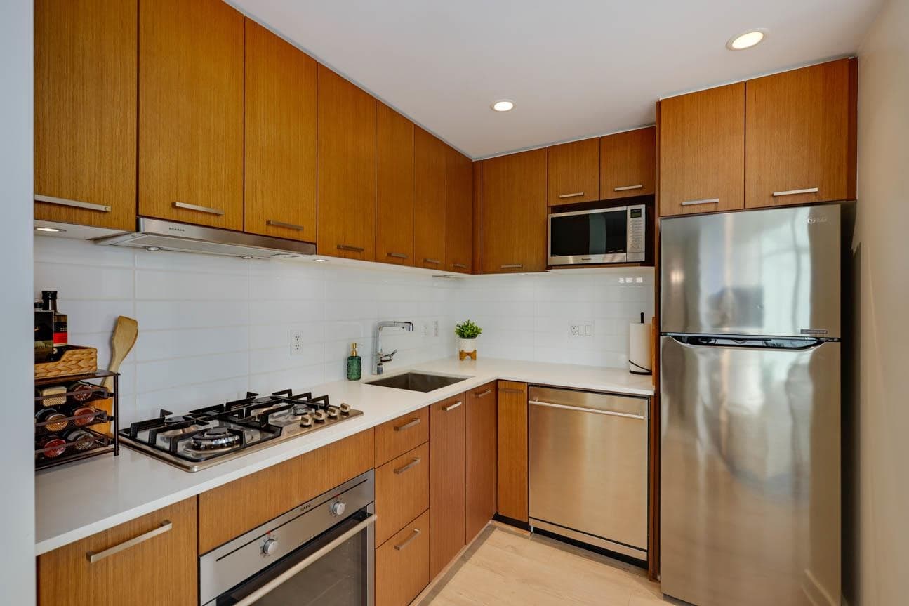 1207 - 1372 Seymour Street, Vancouver, V6B 0L1 — photo 2