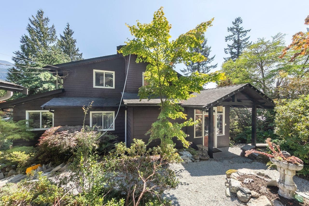 330 Sasamat Lane, North Vancouver, V7G 2S4 — photo 3
