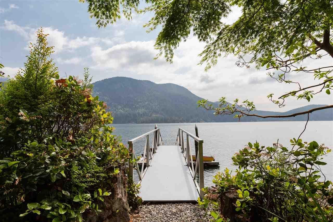 330 Sasamat Lane, North Vancouver, V7G 2S4 — photo 1