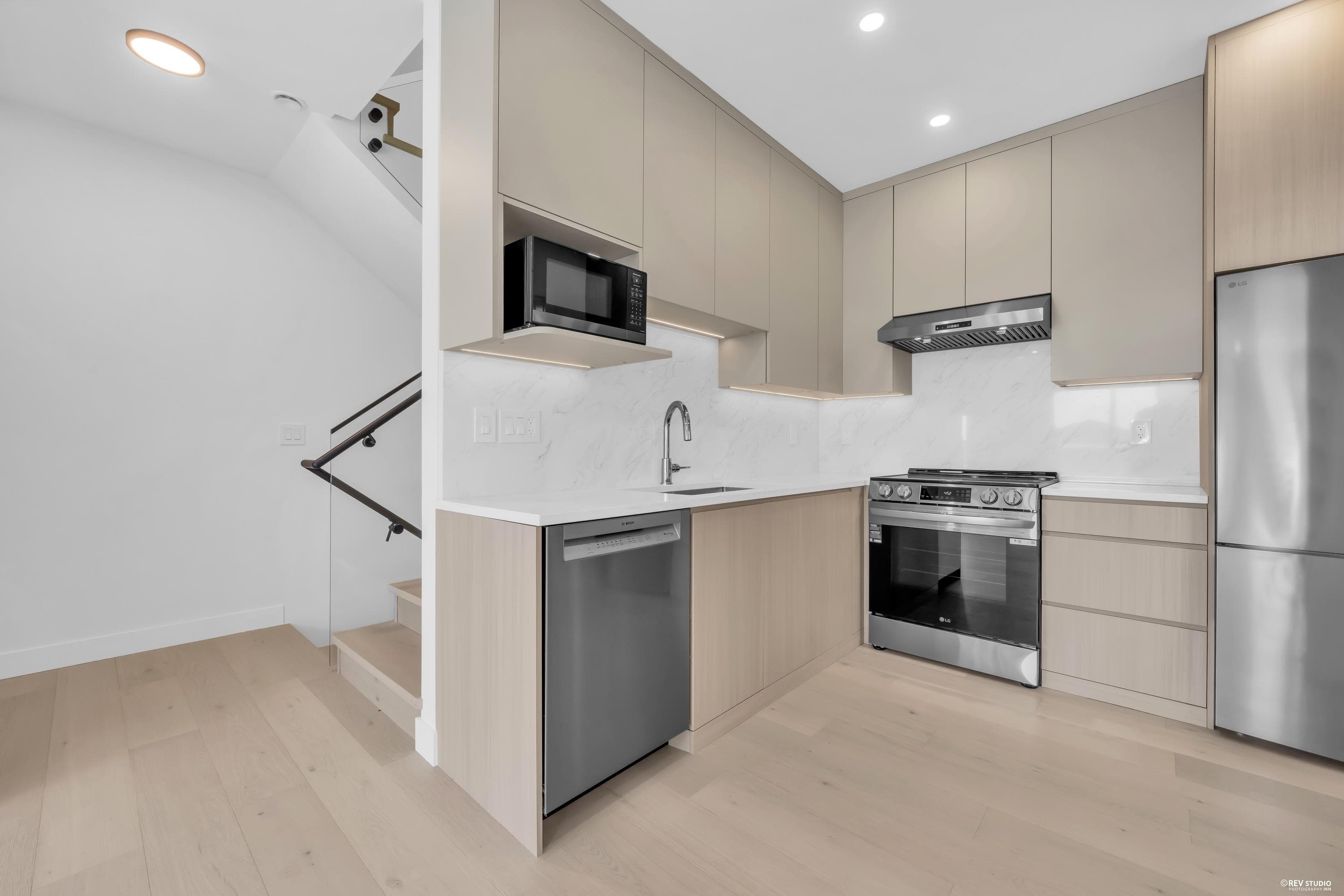 4 - 3800 Pender Street, Burnaby, V5C 2L5 — photo 3